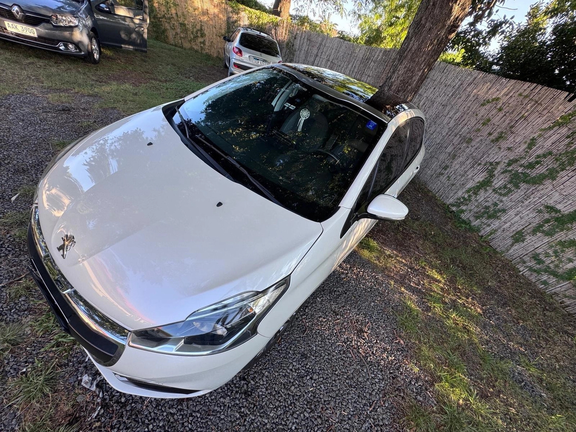 Peugeot 208 1.6 Feline Inmaculado!! - Solycar