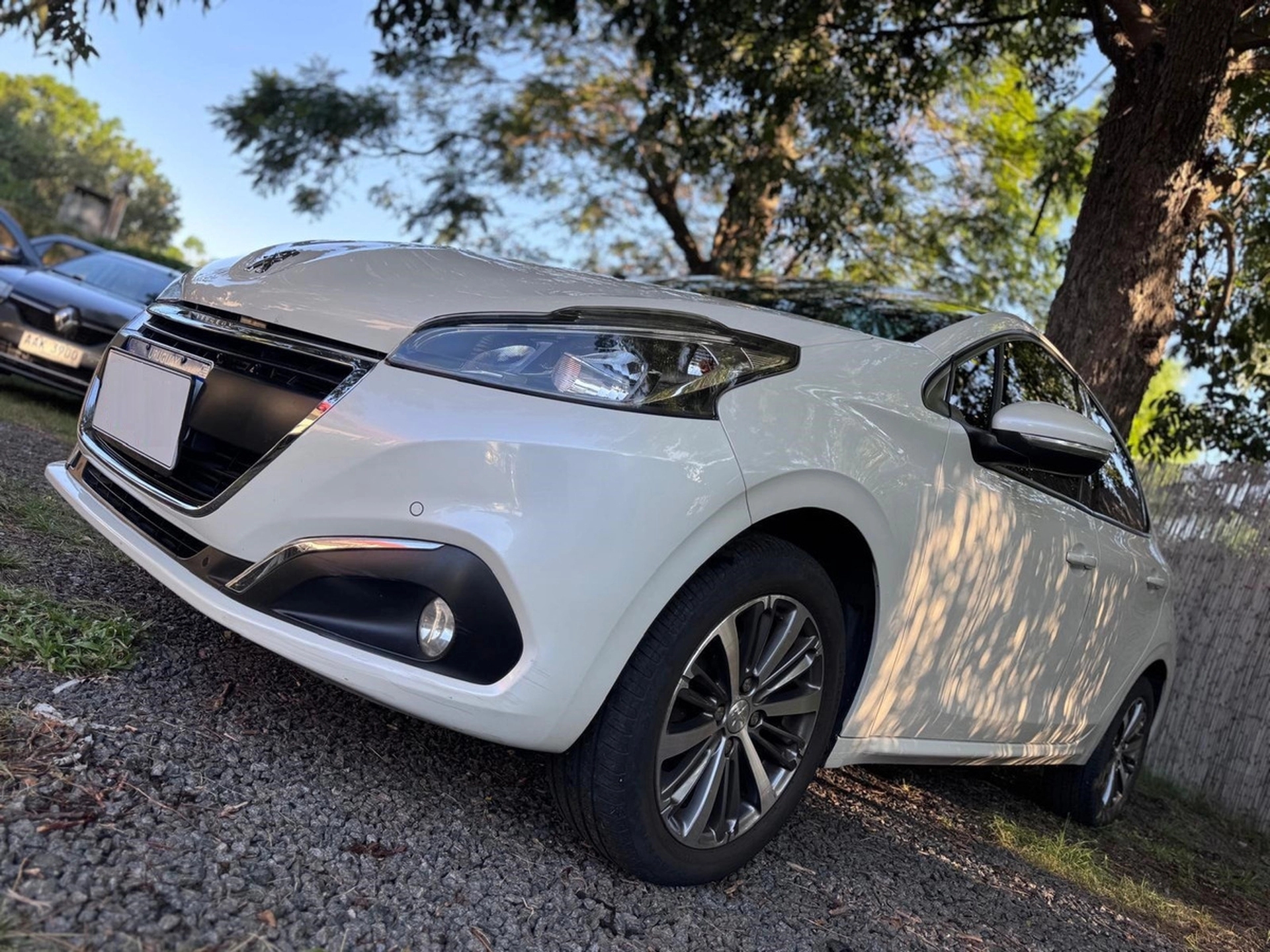 Peugeot 208 1.6 Feline Inmaculado!! - Solycar