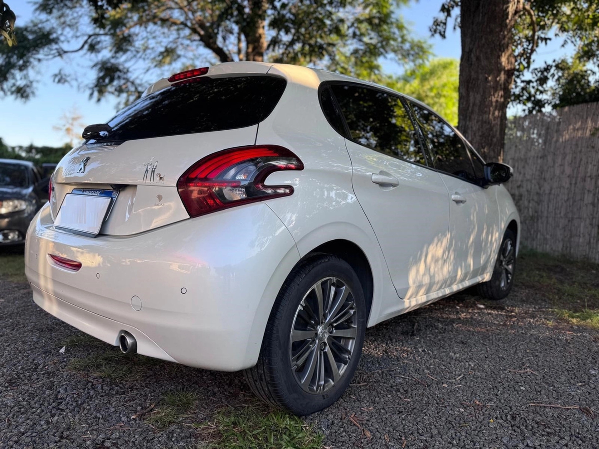 Peugeot 208 1.6 Feline Inmaculado!! - Solycar