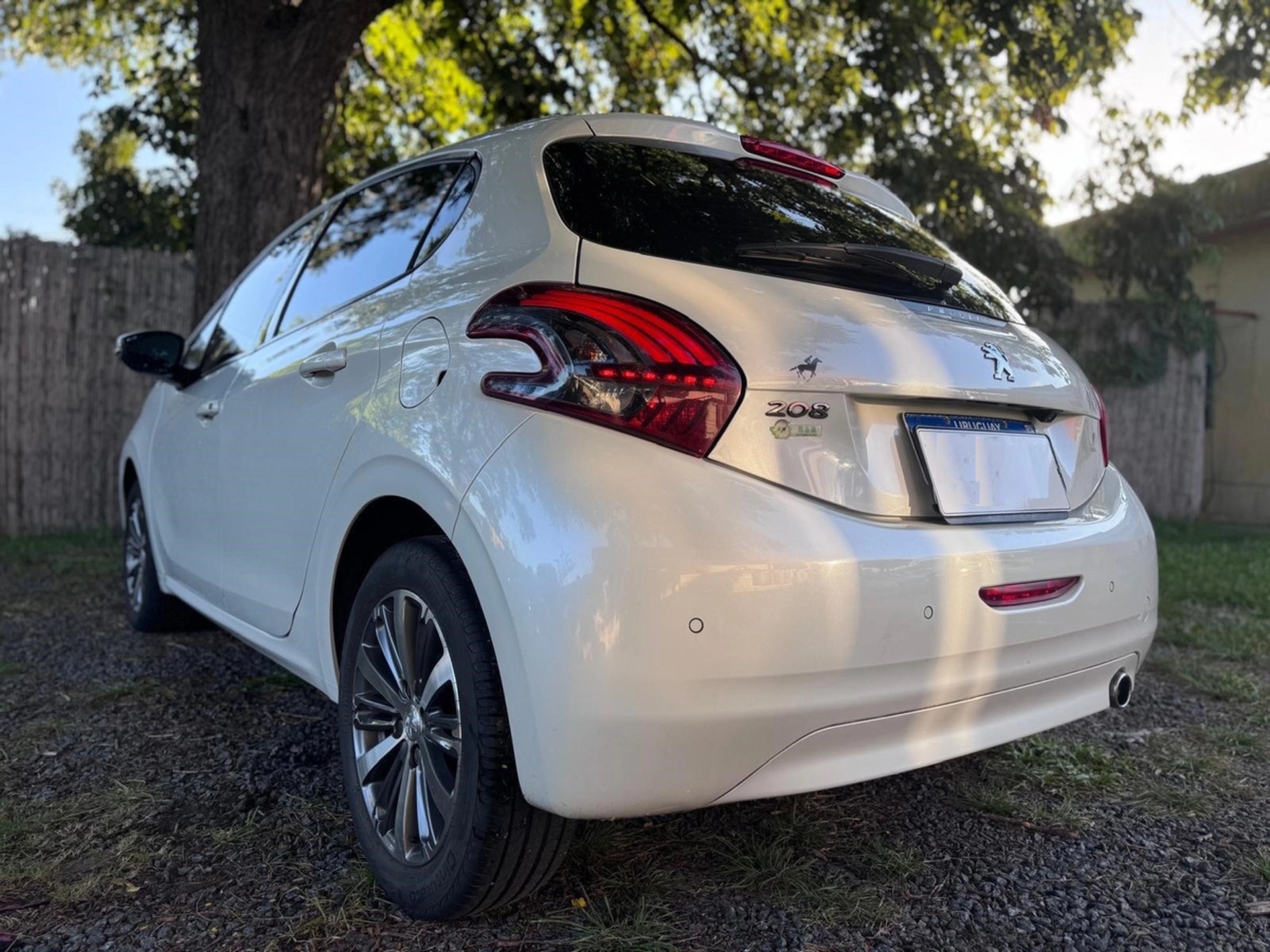 Peugeot 208 1.6 Feline Inmaculado!! - Solycar