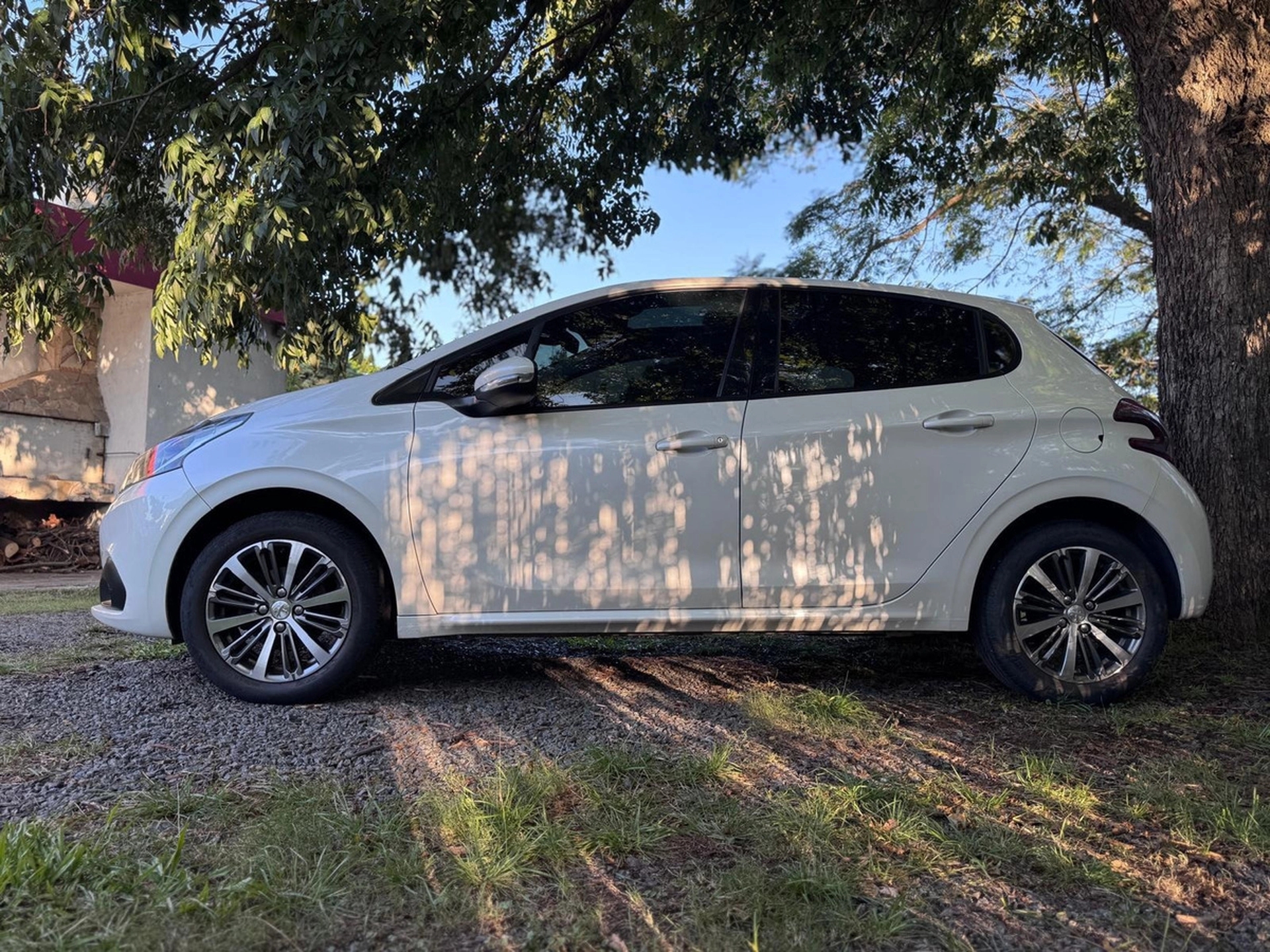 Peugeot 208 1.6 Feline Inmaculado!! - Solycar
