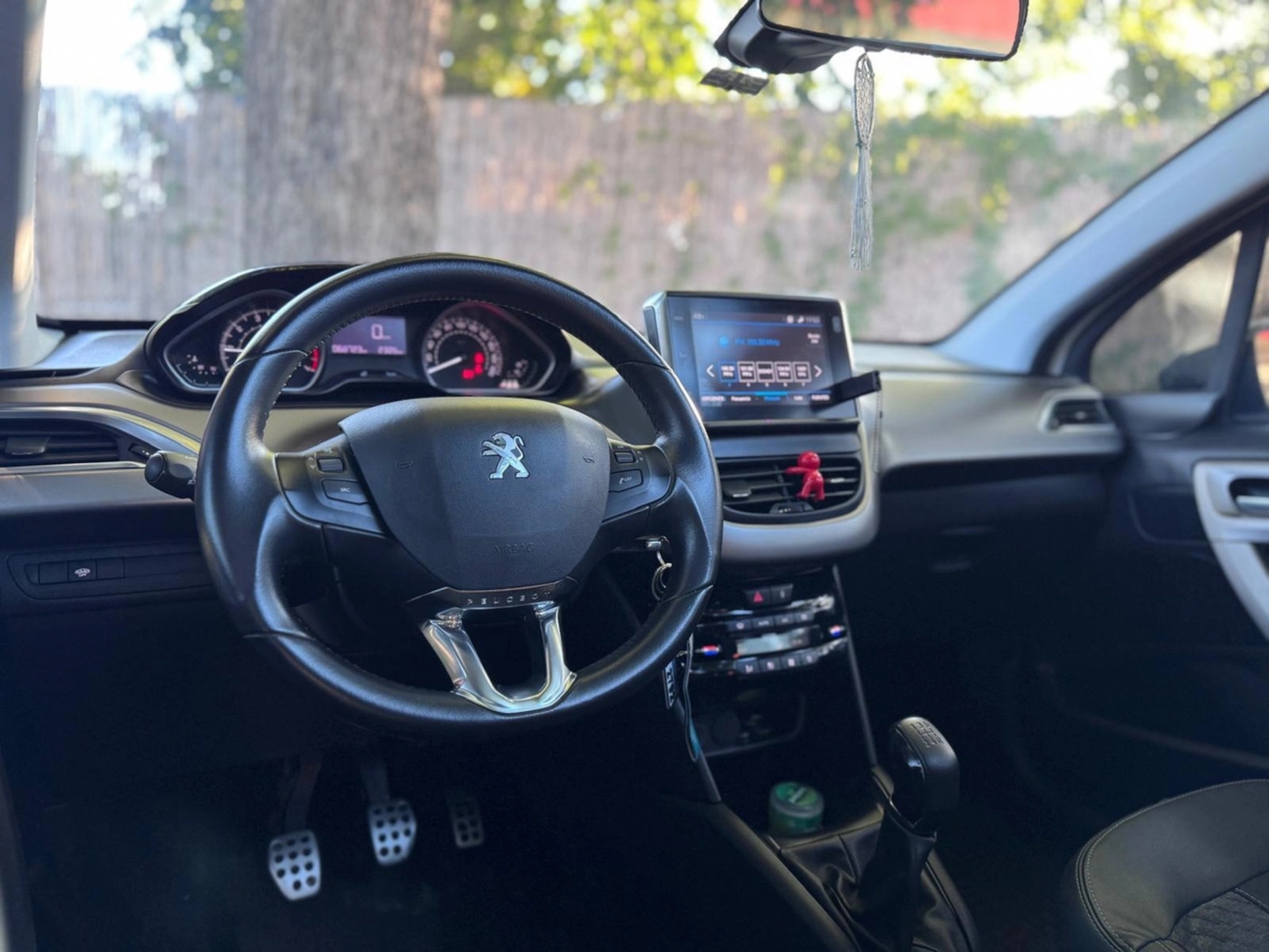 Peugeot 208 1.6 Feline Inmaculado!! - Solycar