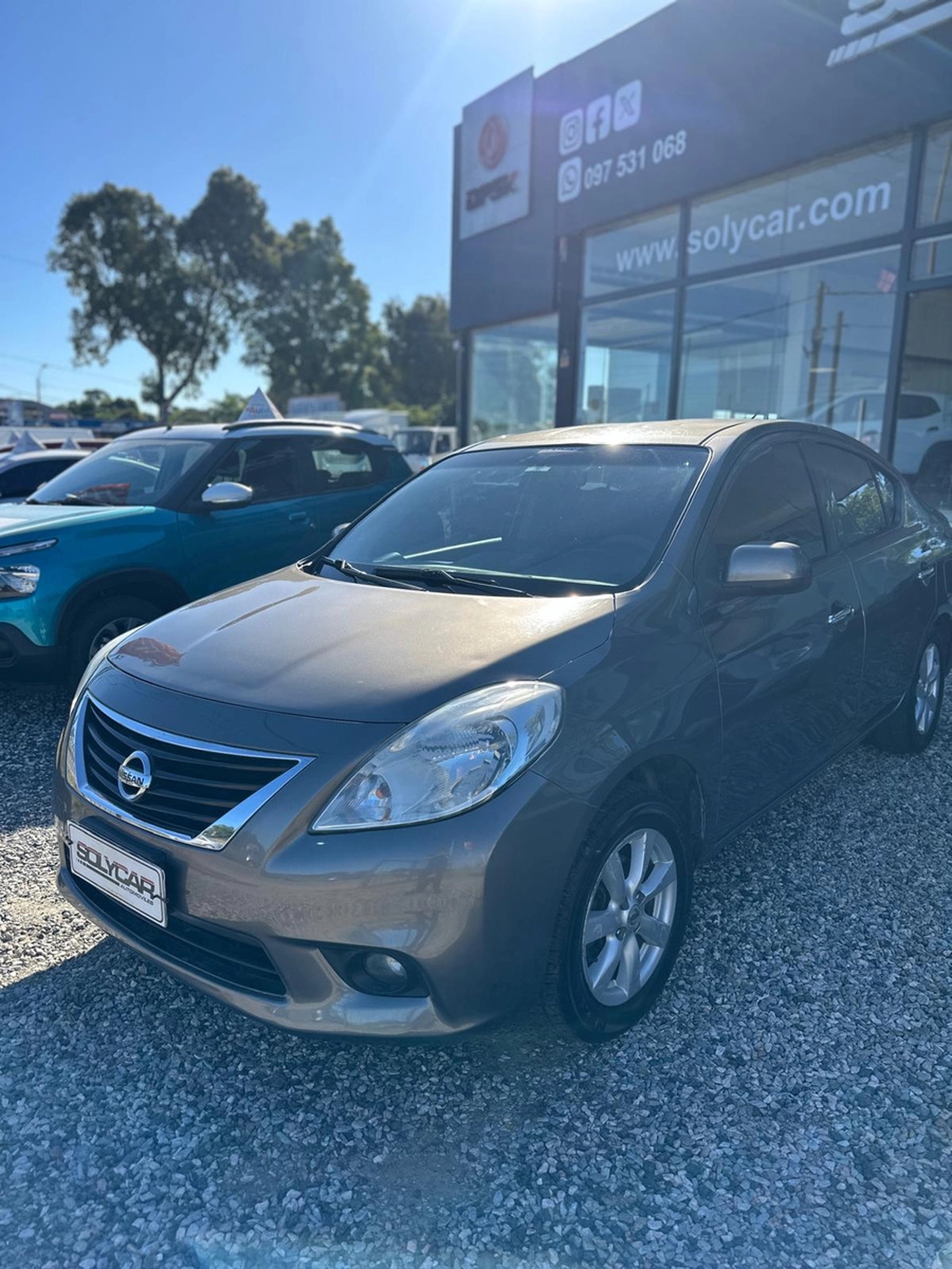 Nissan Versa 1.6 Advance Mt - Extra Full - Solycar