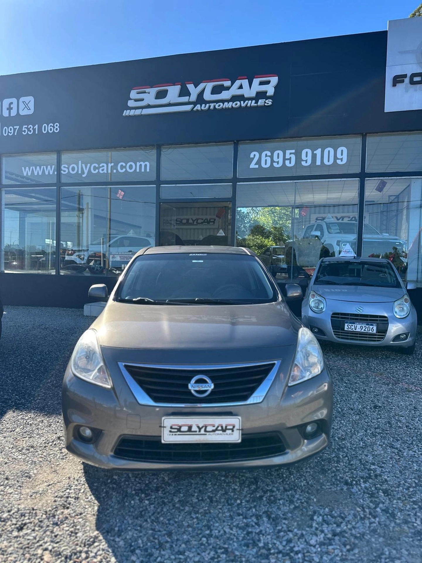 Nissan Versa 1.6 Advance Mt - Extra Full - Solycar