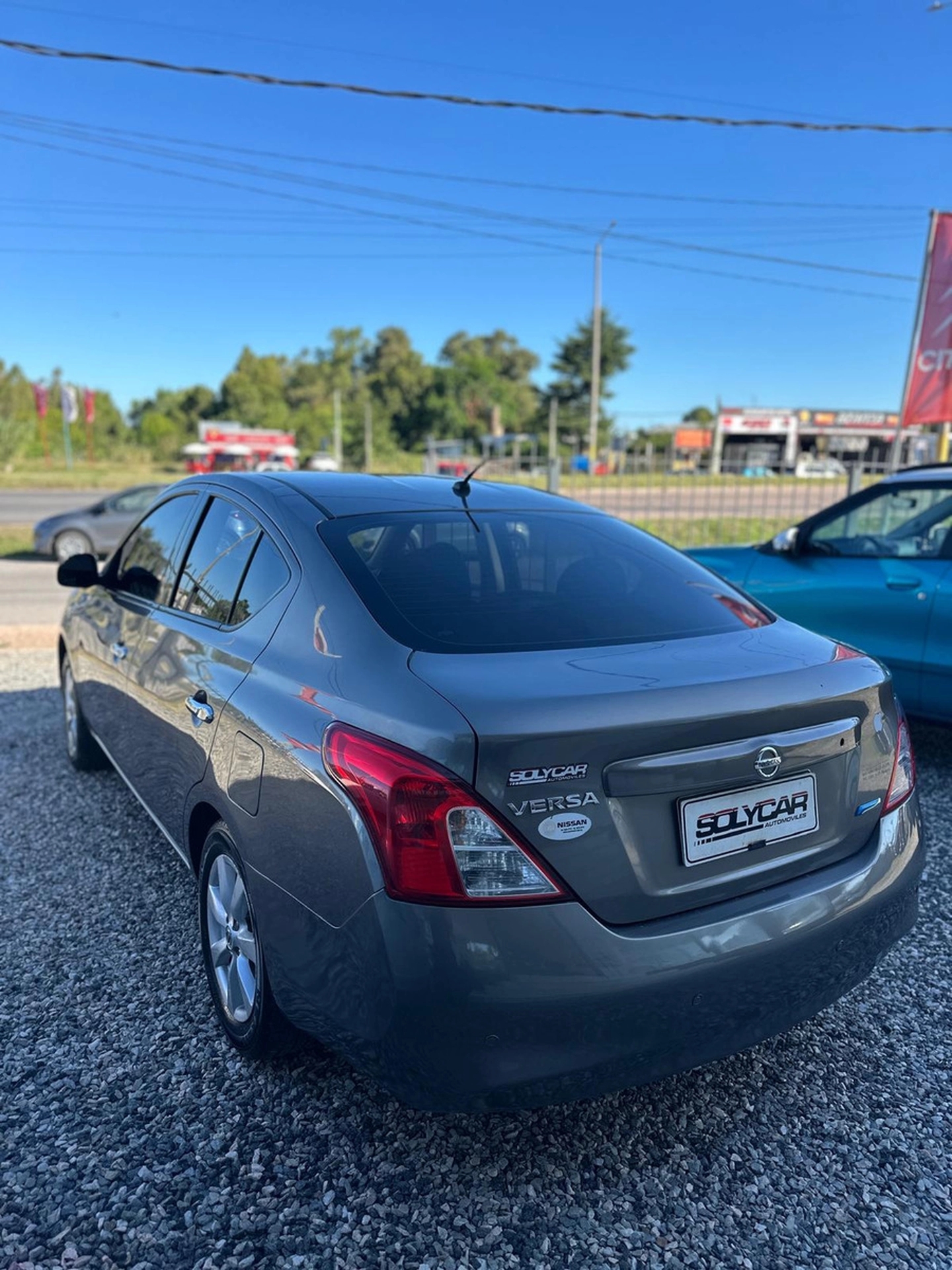 Nissan Versa 1.6 Advance Mt - Extra Full - Solycar