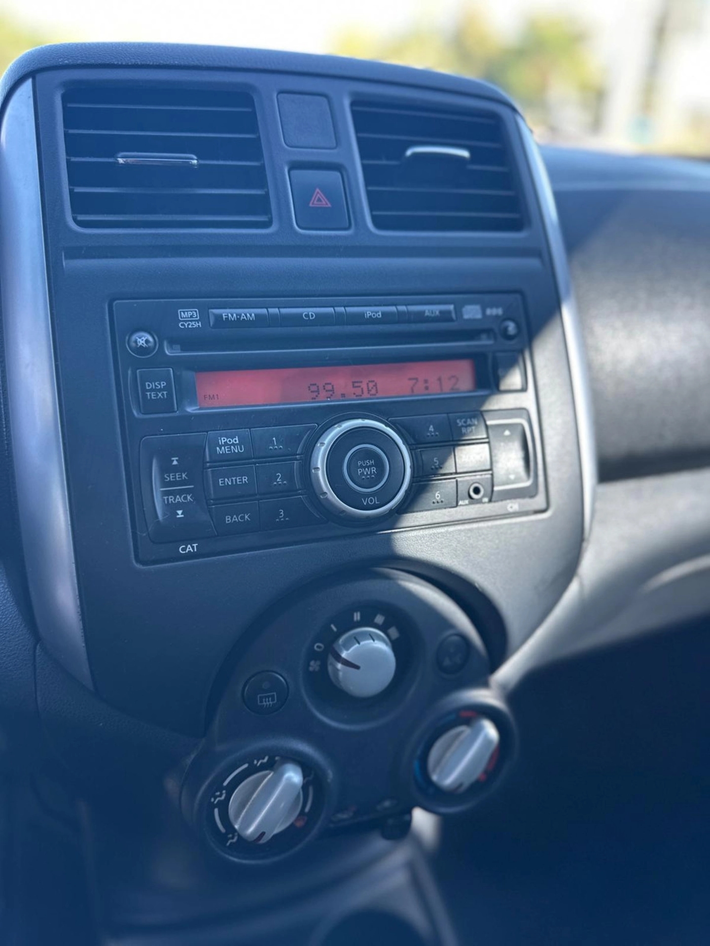 Nissan Versa 1.6 Advance Mt - Extra Full - Solycar