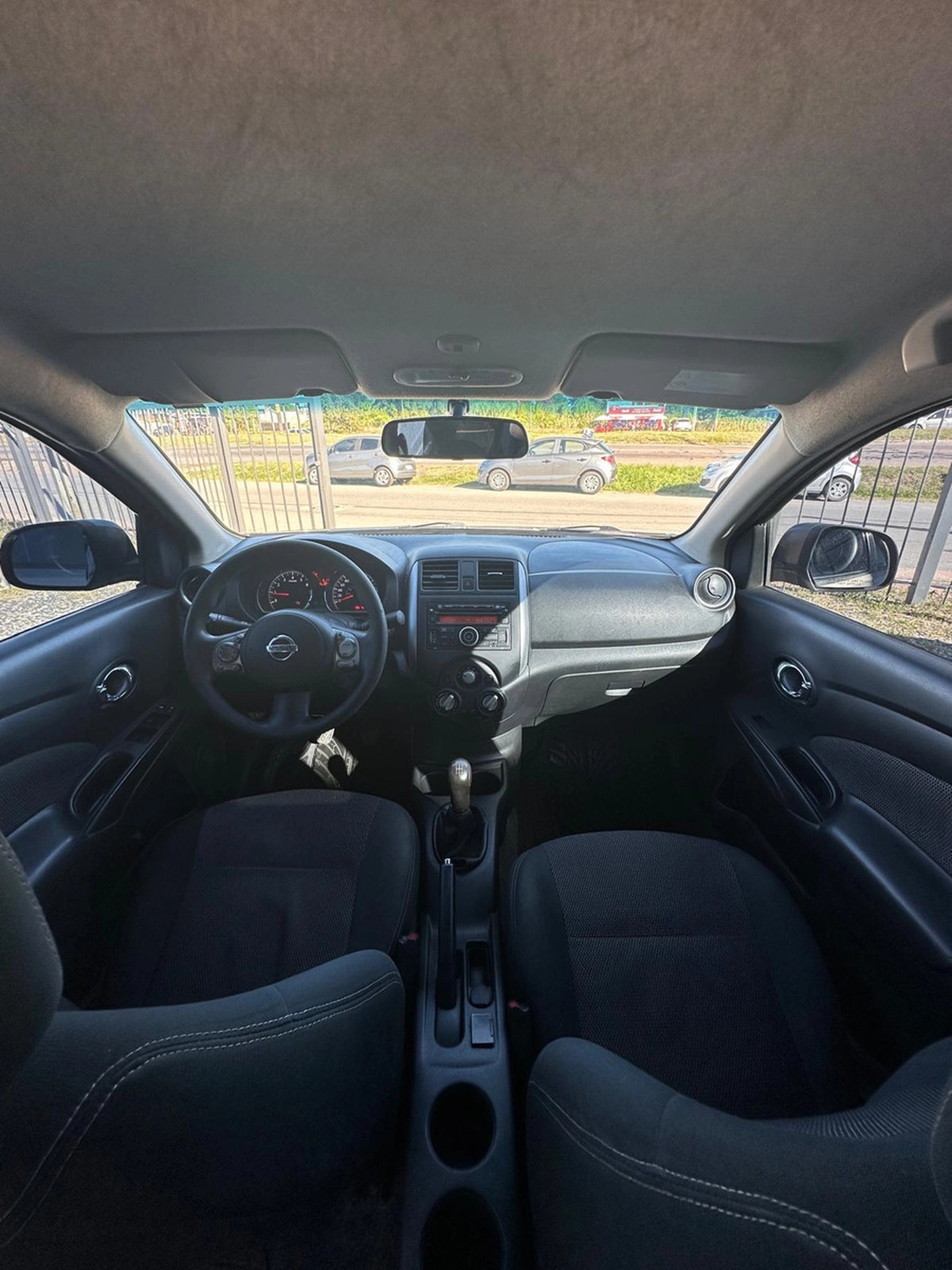 Nissan Versa 1.6 Advance Mt - Extra Full - Solycar