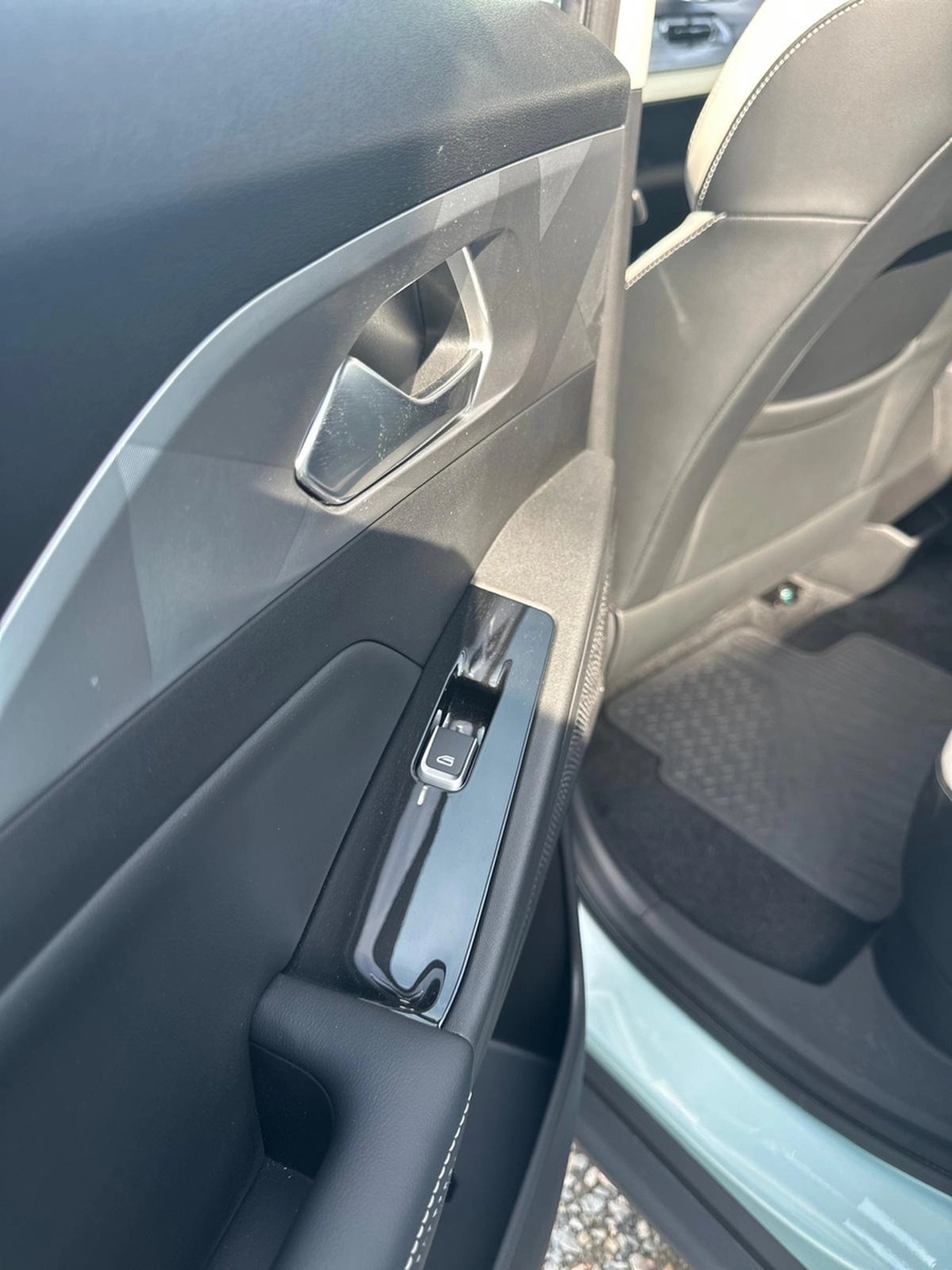 Geely Geometry E - 100% Eléctrico 380 Autonomía - Solycar