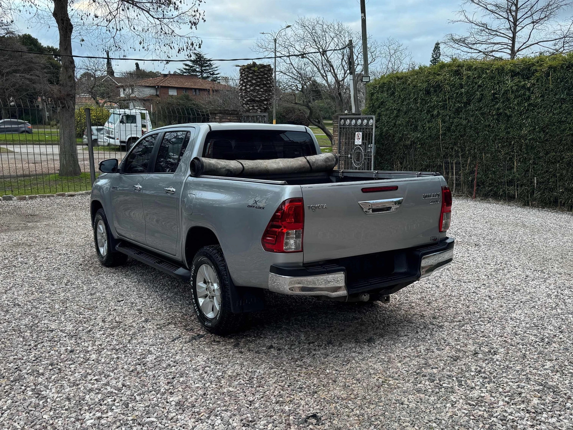 Toyota Hilux 3.0 Cd Srv Limited Tdi 171cv 4x4 5at