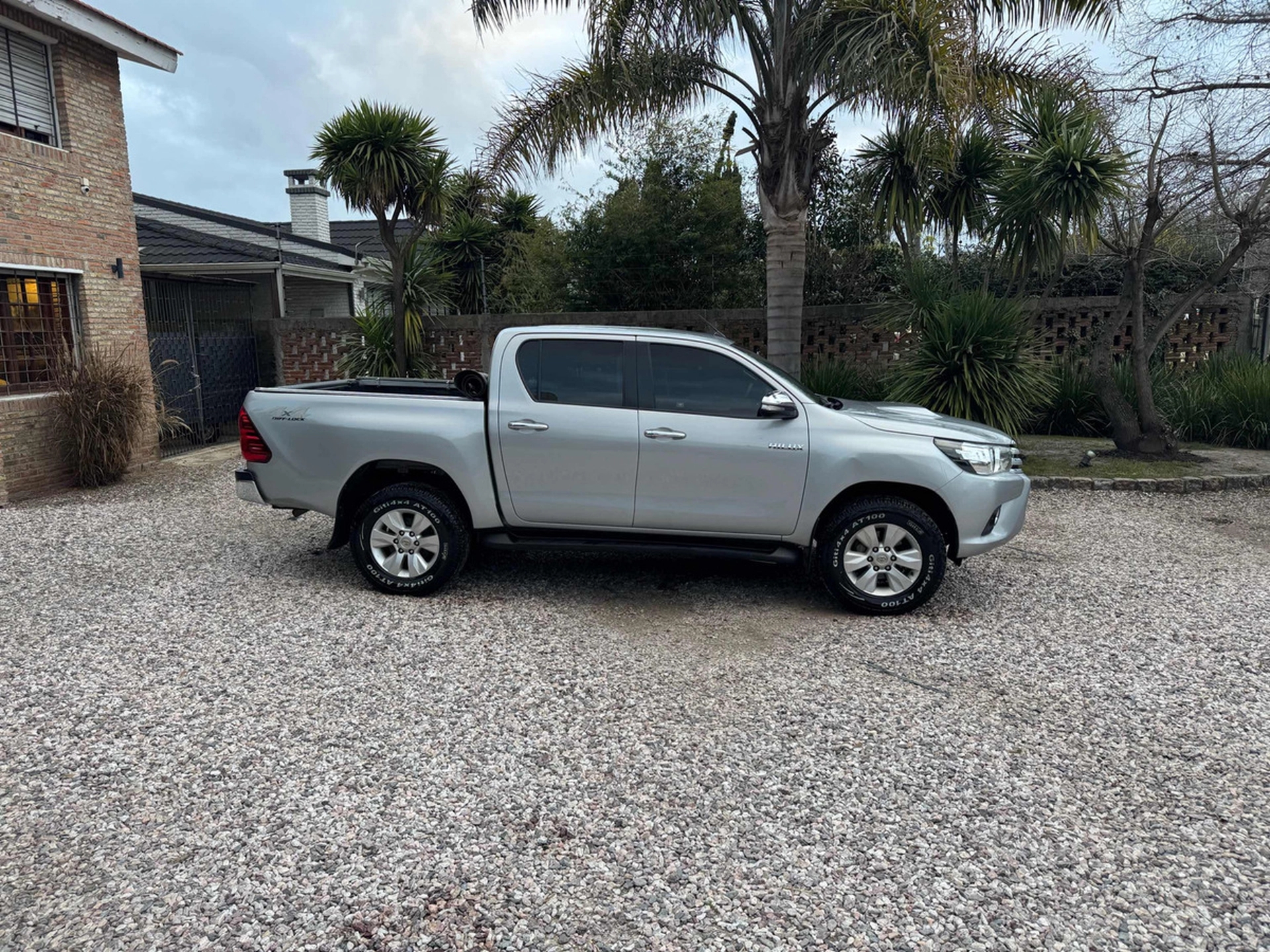 Toyota Hilux 3.0 Cd Srv Limited Tdi 171cv 4x4 5at