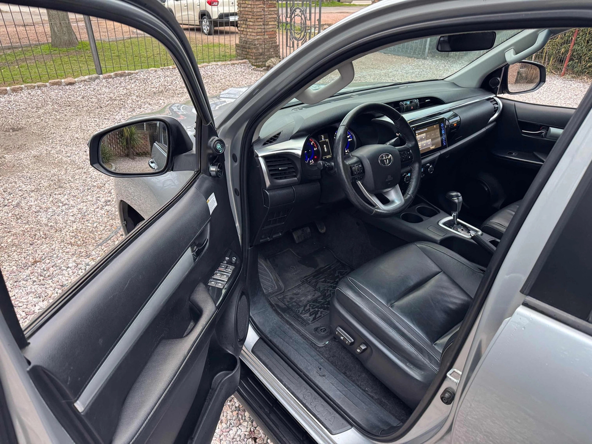 Toyota Hilux 3.0 Cd Srv Limited Tdi 171cv 4x4 5at