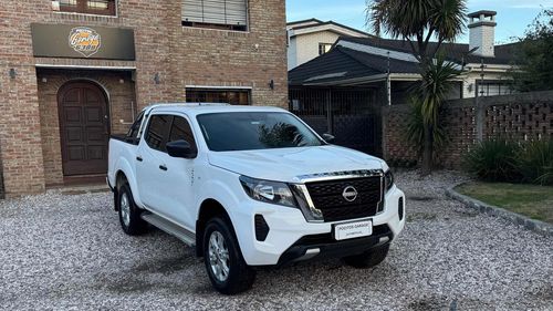 Nissan Np300 Frontier 2.5 Se Doble Cabina