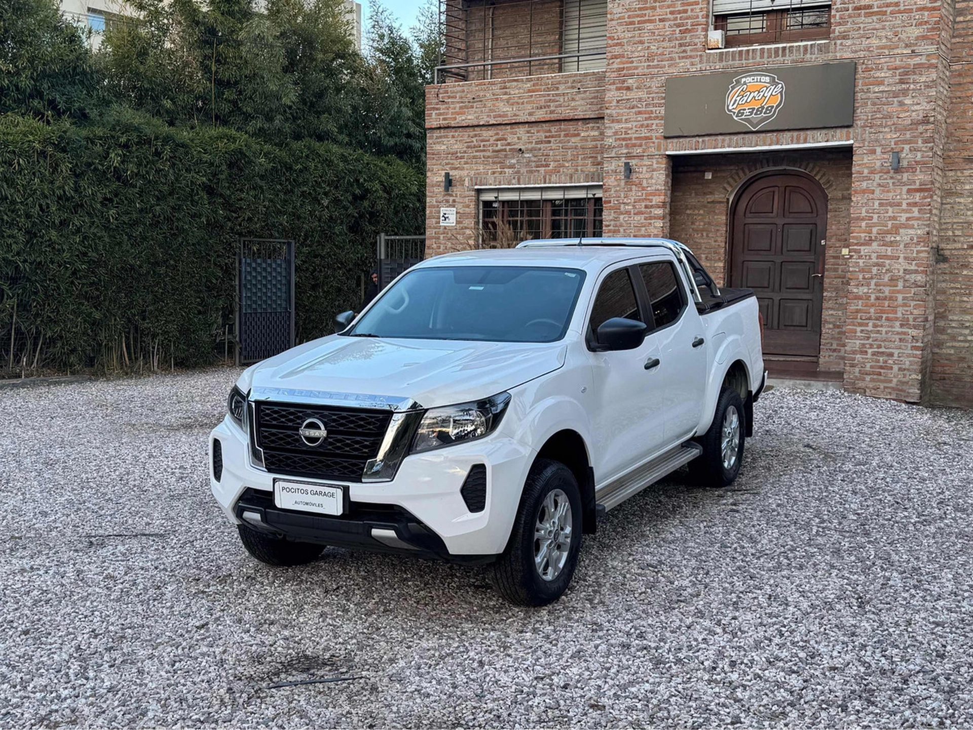 Nissan Np300 Frontier 2.5 Se Doble Cabina