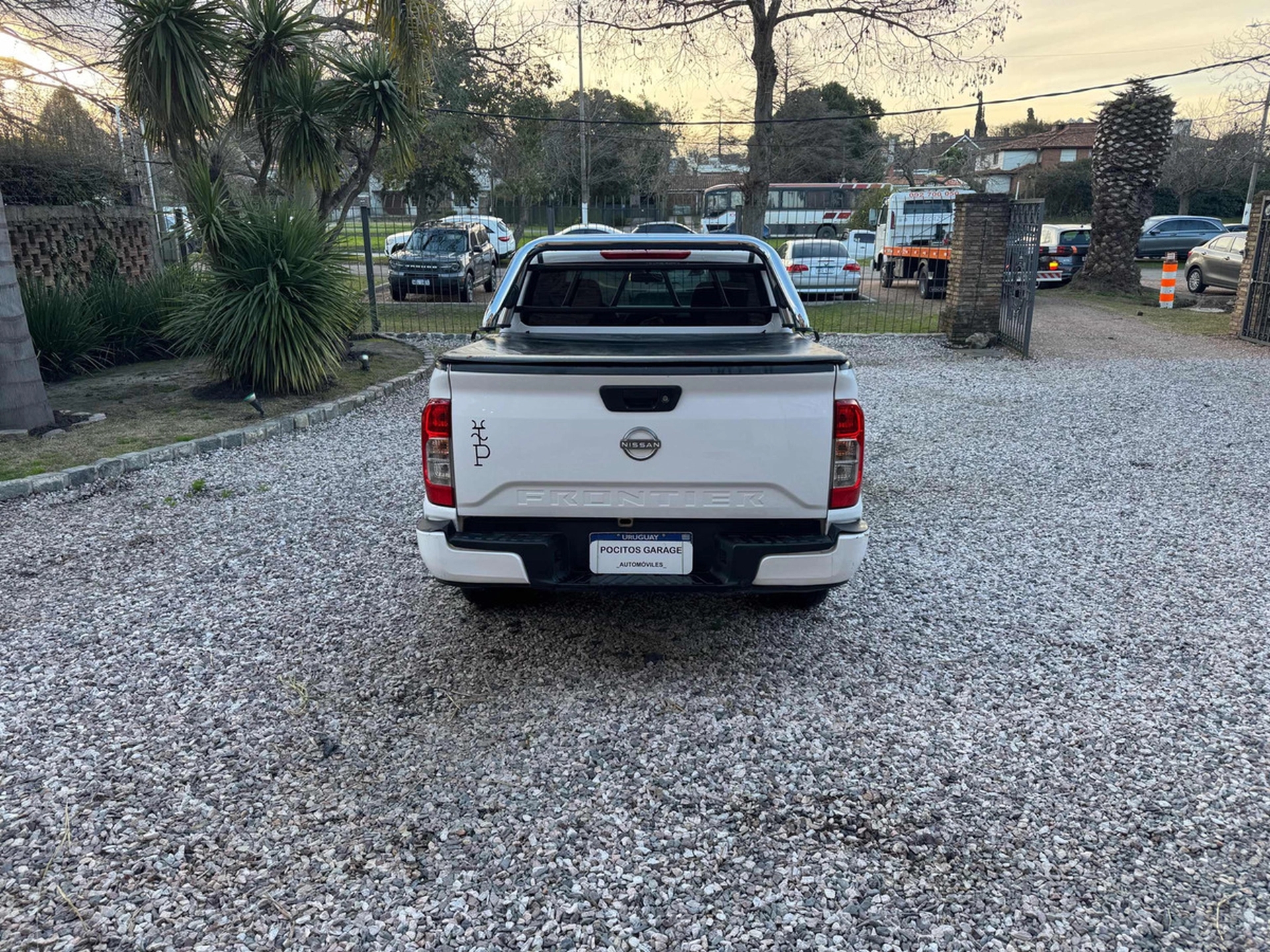 Nissan Np300 Frontier 2.5 Se Doble Cabina