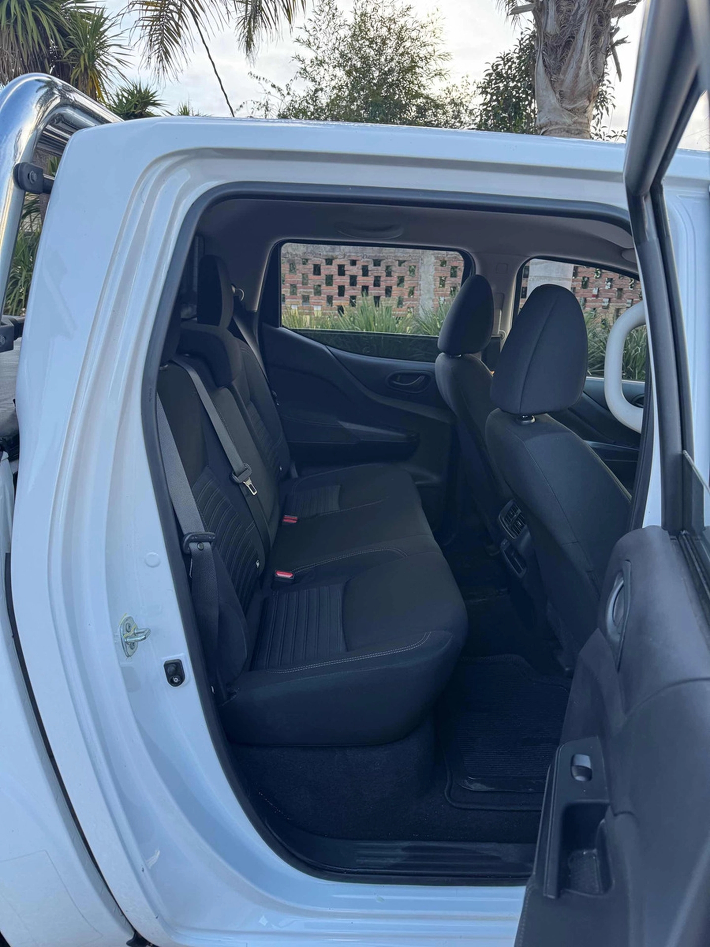 Nissan Np300 Frontier 2.5 Se Doble Cabina