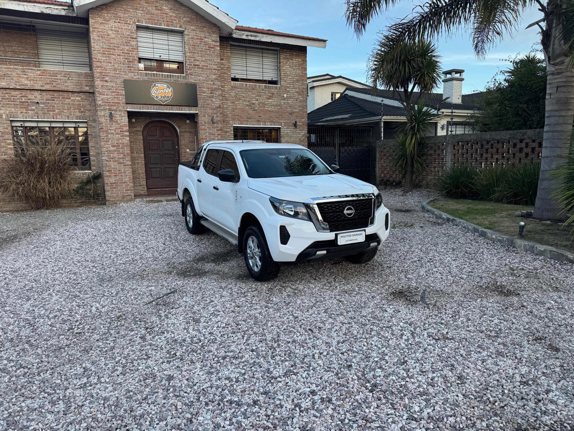 Nissan Np300 Frontier 2.5 Se Doble Cabina