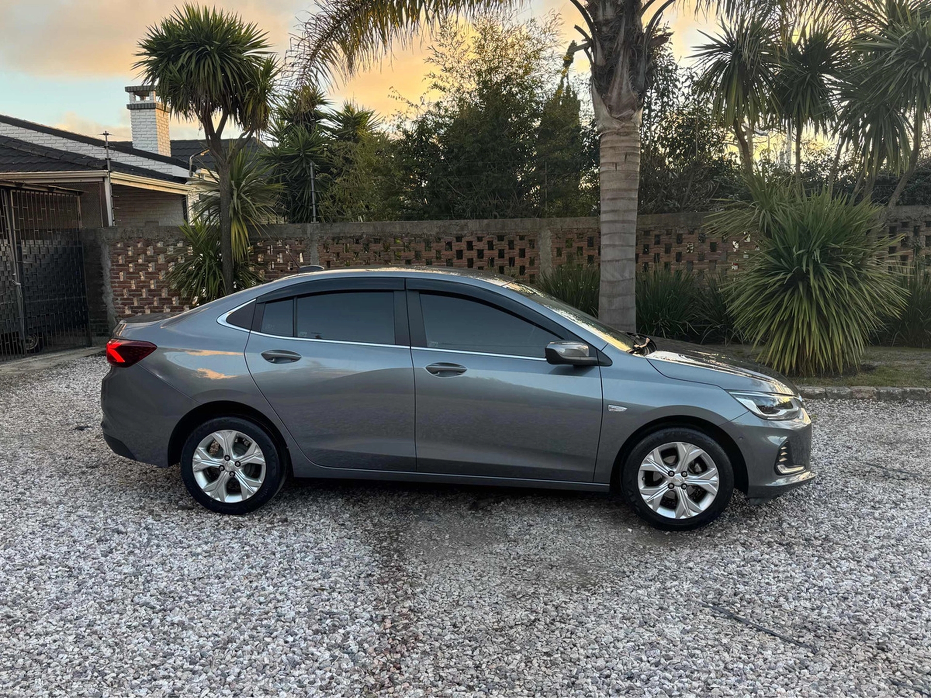 Chevrolet Onix Plus 1.0t Premier At