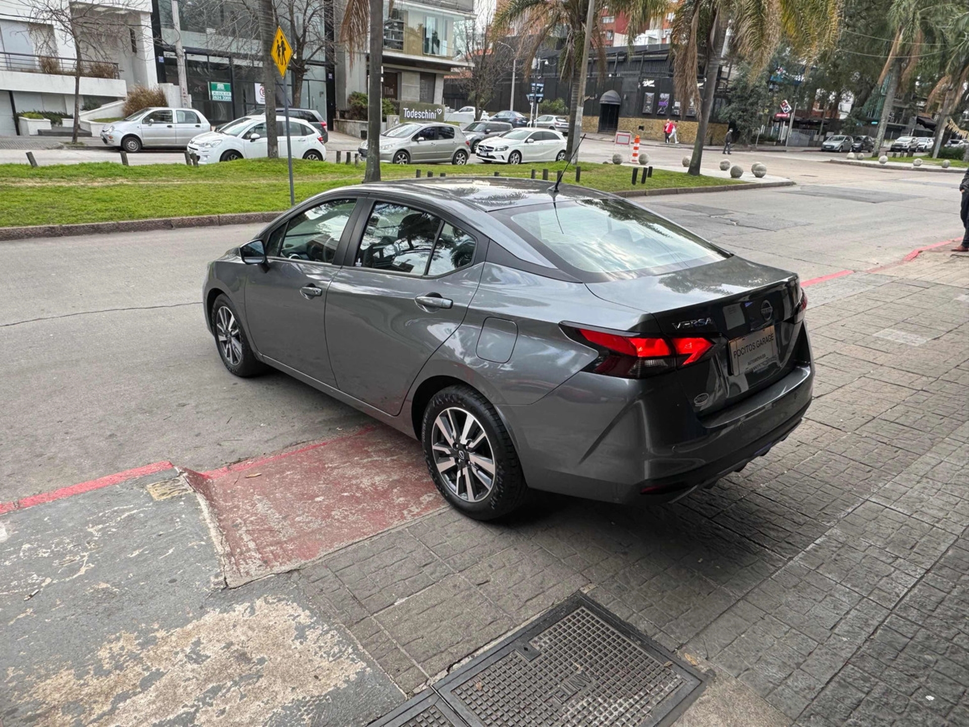 Nissan Versa 1.6 Advance At