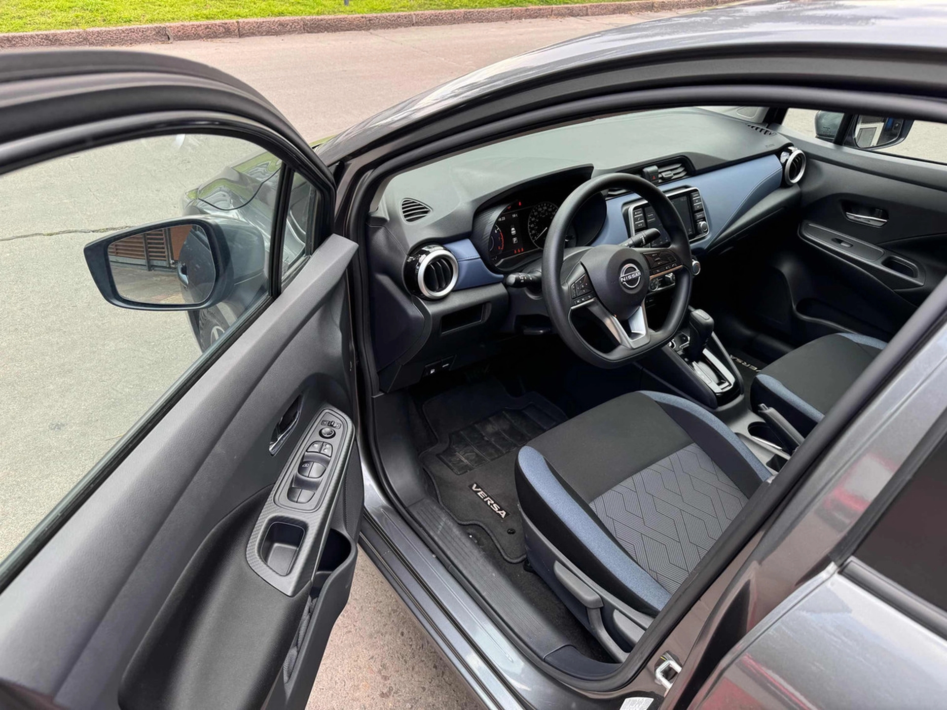 Nissan Versa 1.6 Advance At