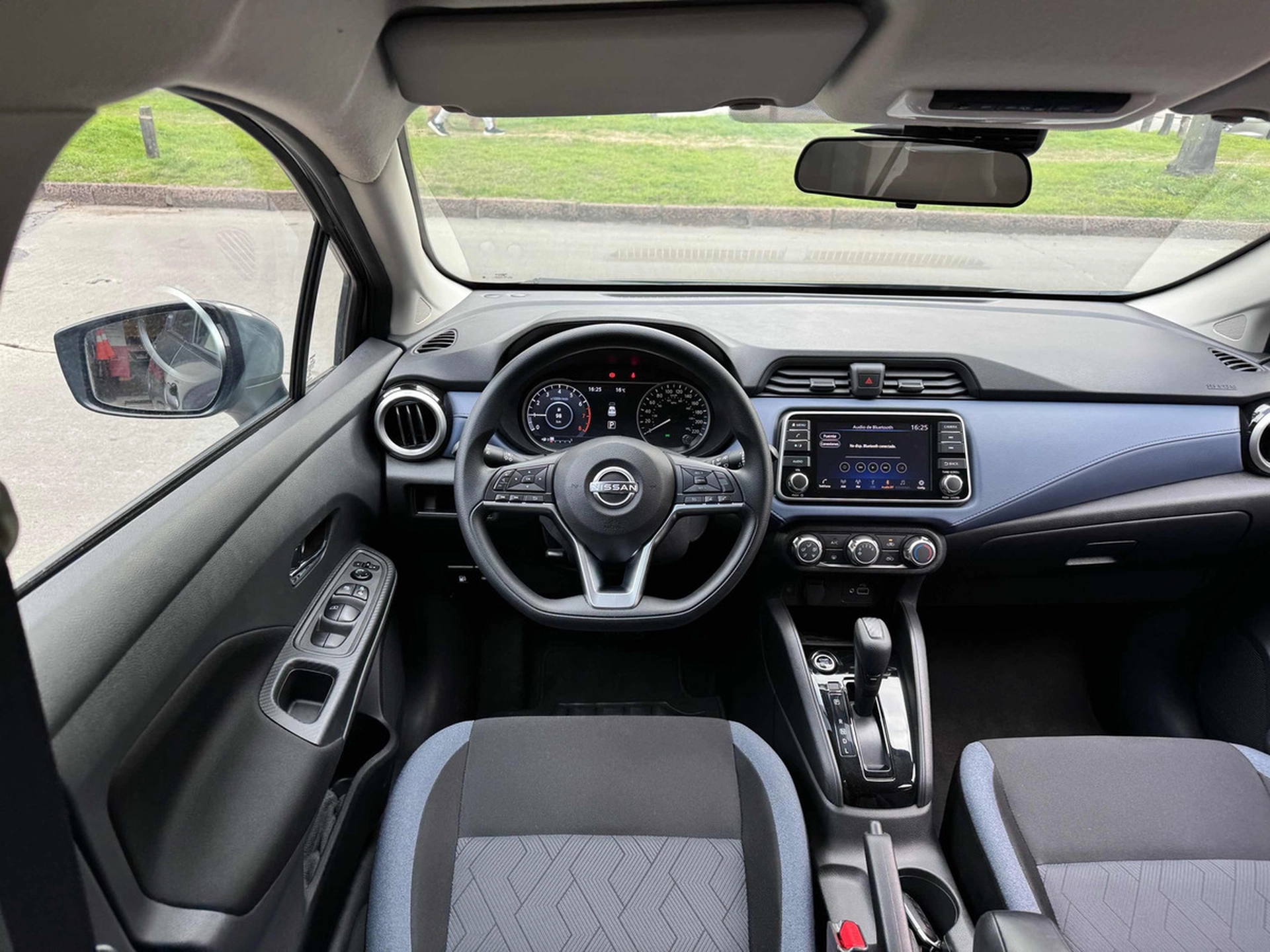 Nissan Versa 1.6 Advance At