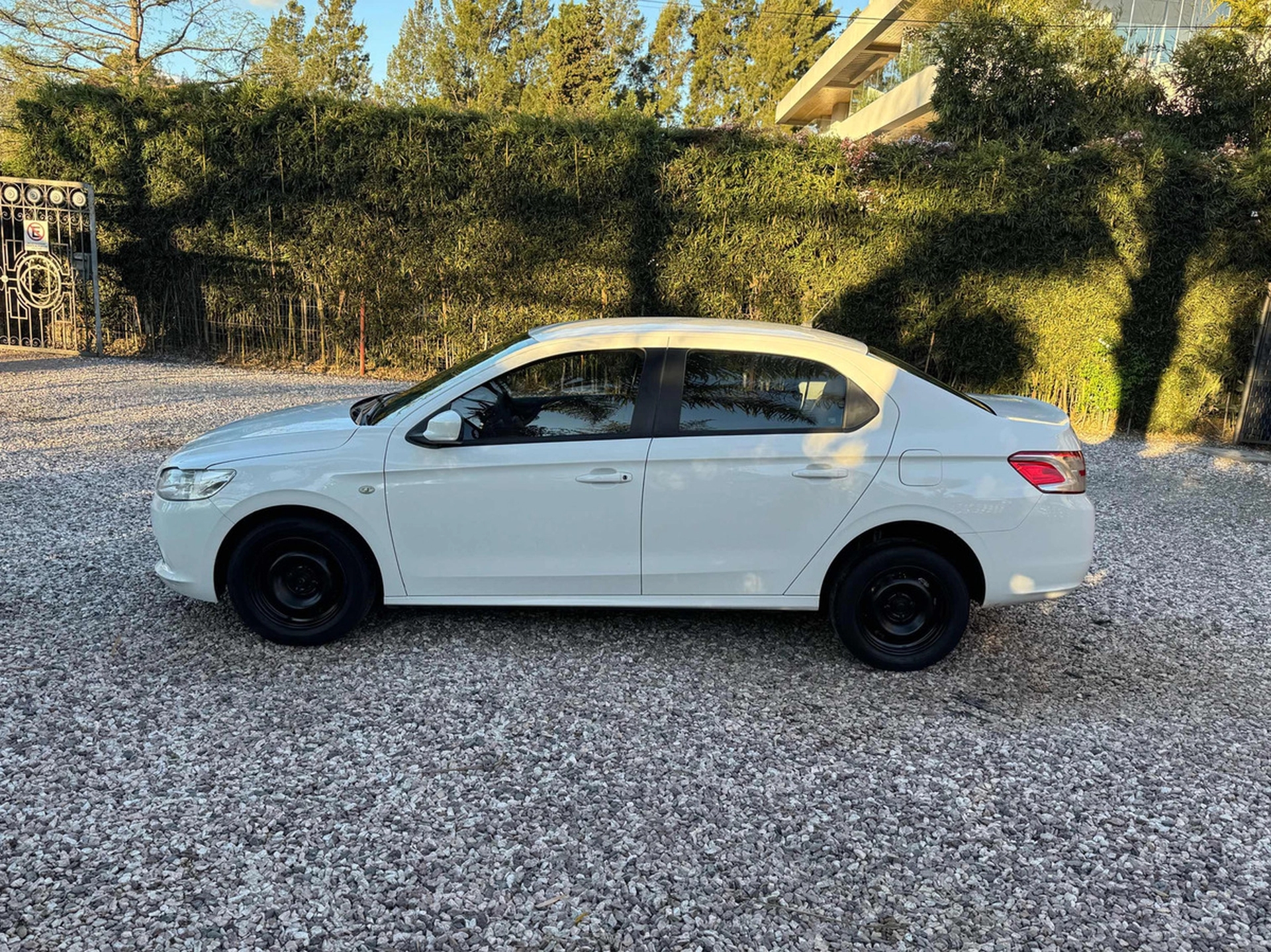 Peugeot 301 1.2 Active