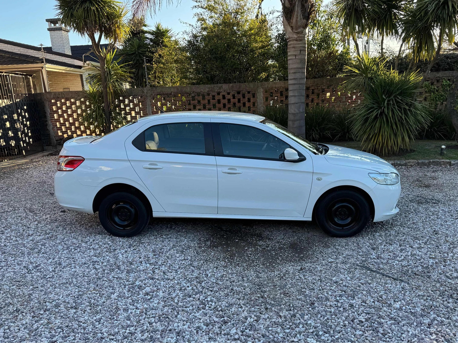 Peugeot 301 1.2 Active