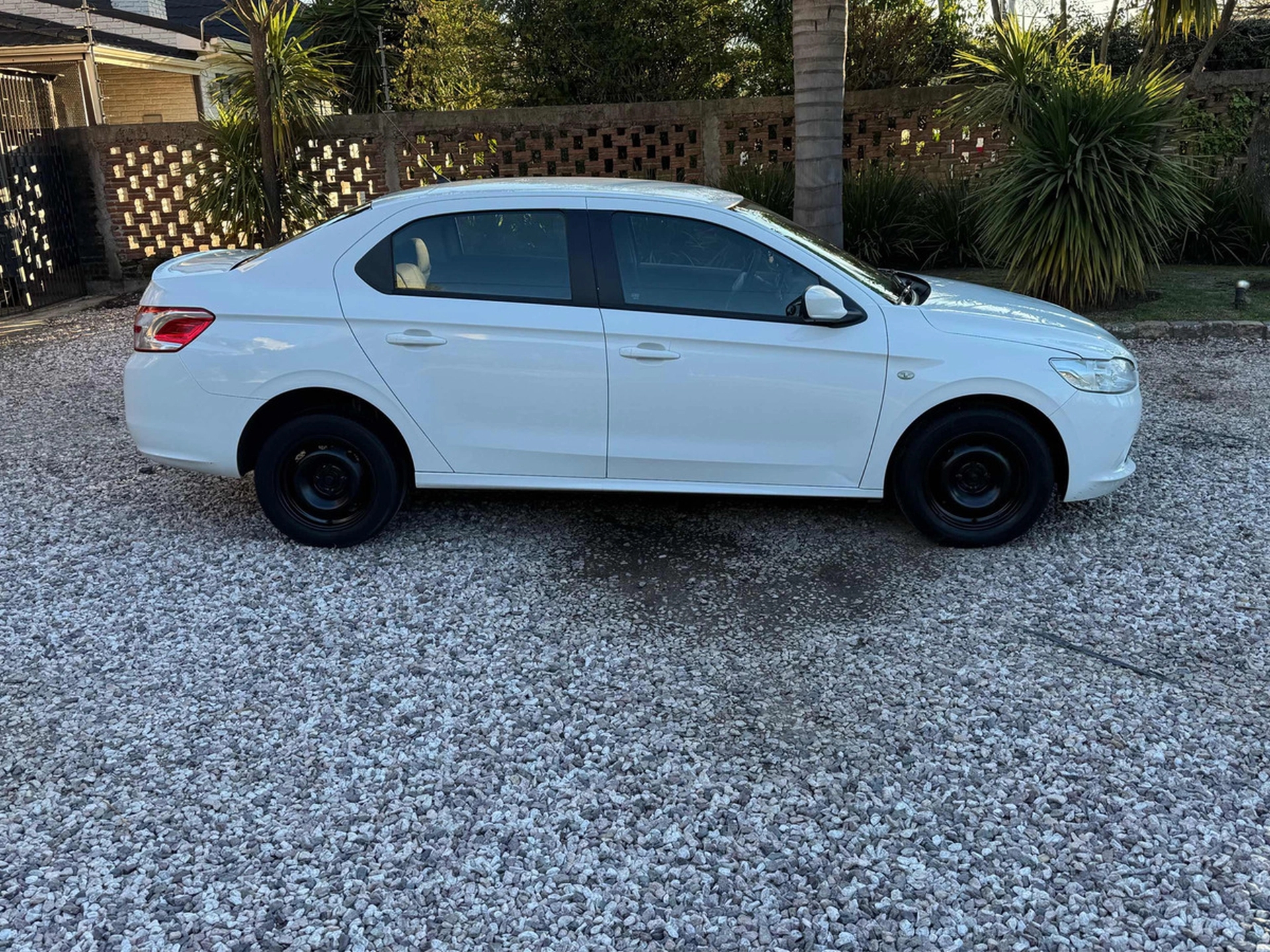 Peugeot 301 1.2 Active