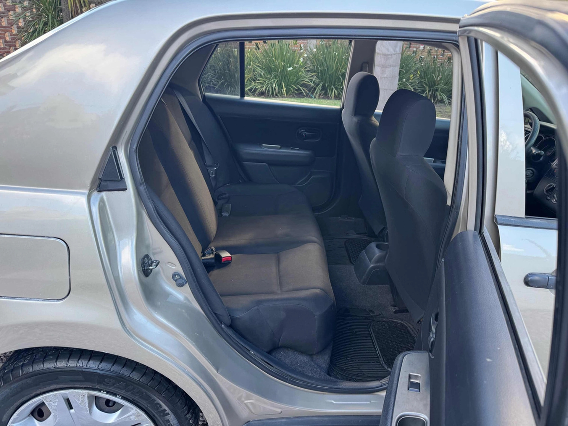 Nissan Tiida 1.6 Drive Sedan Mt