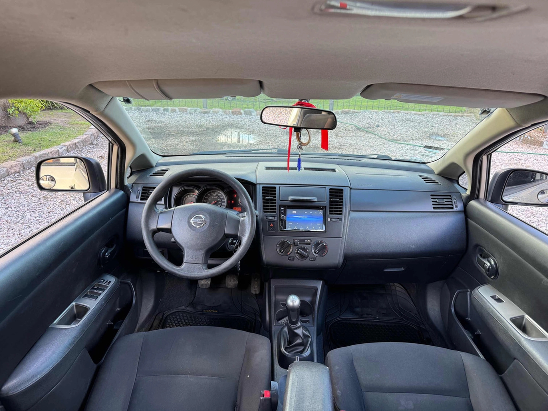 Nissan Tiida 1.6 Drive Sedan Mt