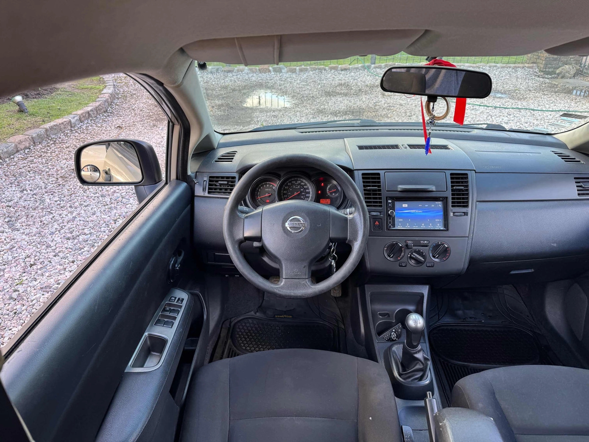 Nissan Tiida 1.6 Drive Sedan Mt