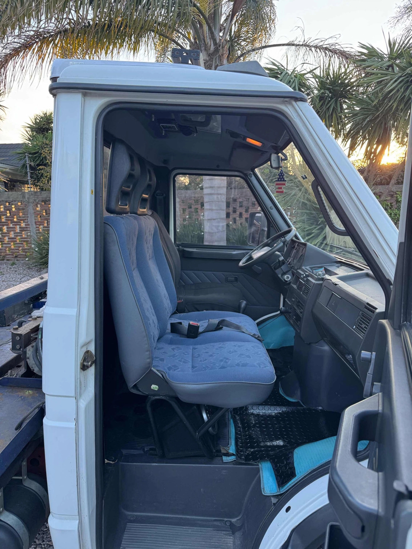 Camión Grúa Iveco Daily