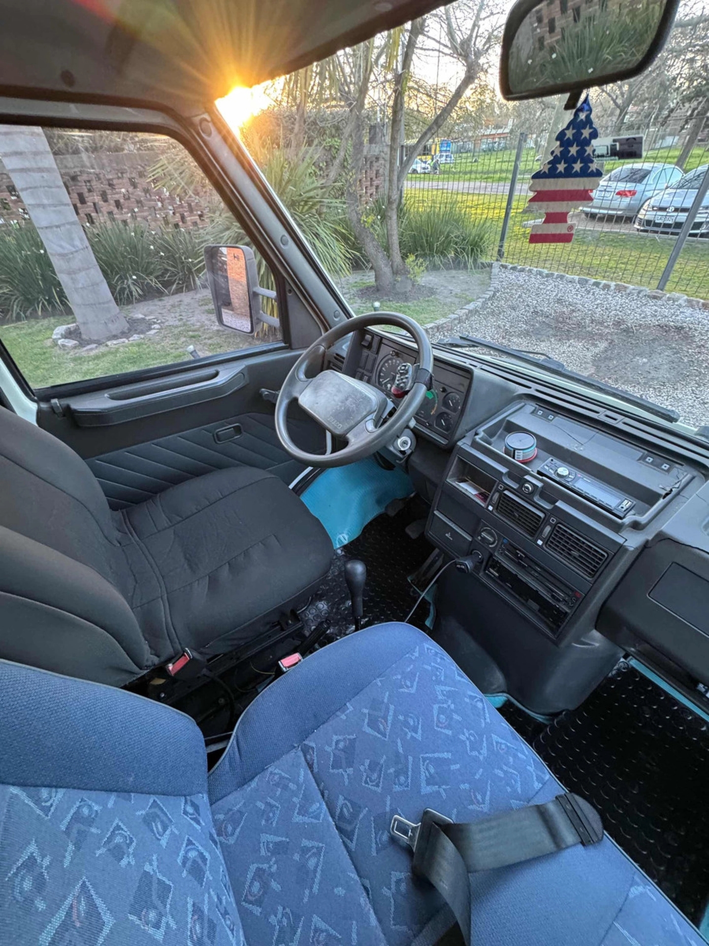 Camión Grúa Iveco Daily