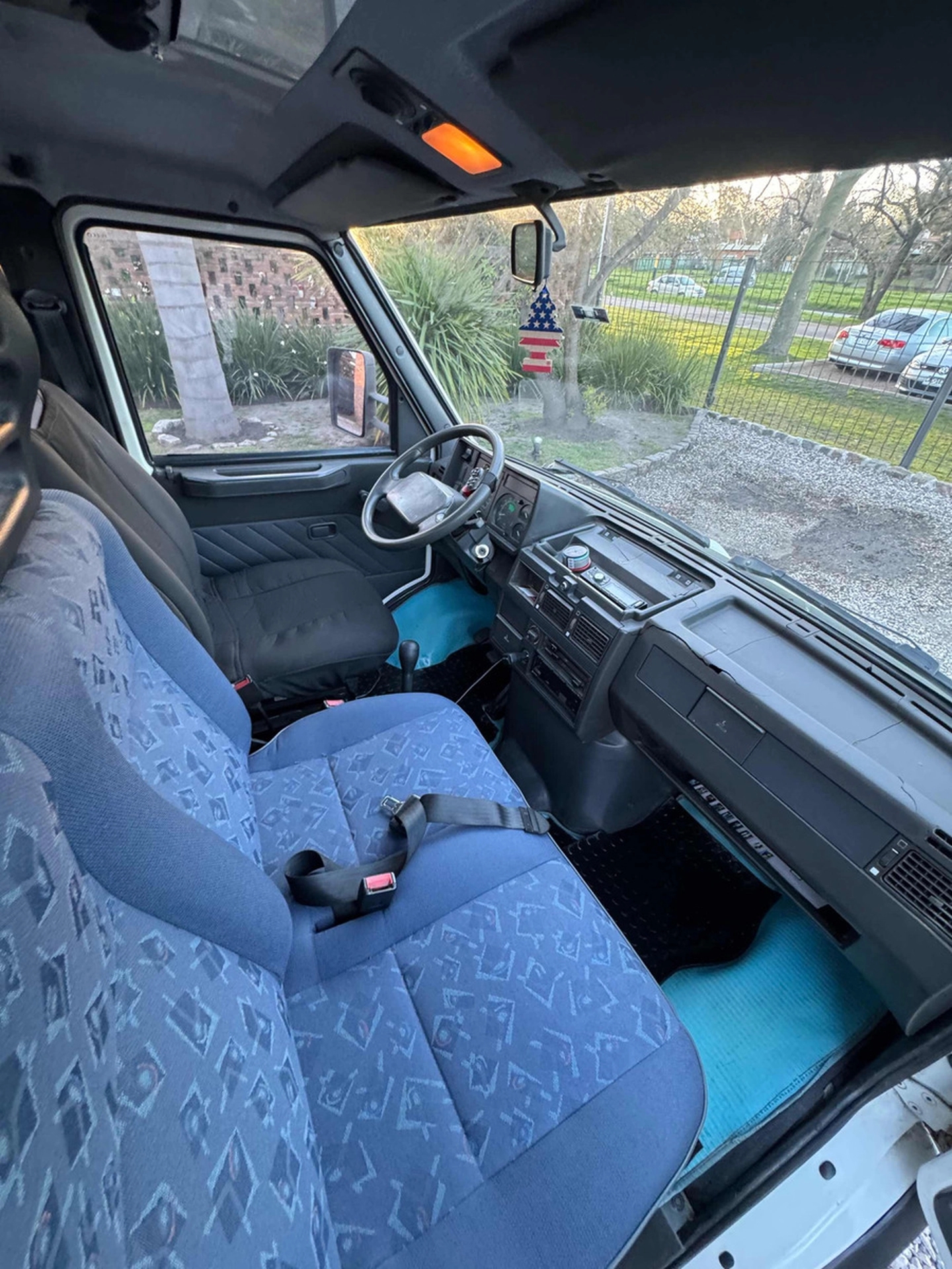 Camión Grúa Iveco Daily