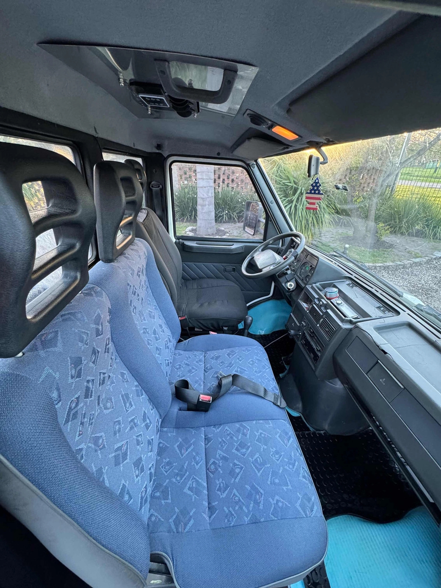 Camión Grúa Iveco Daily