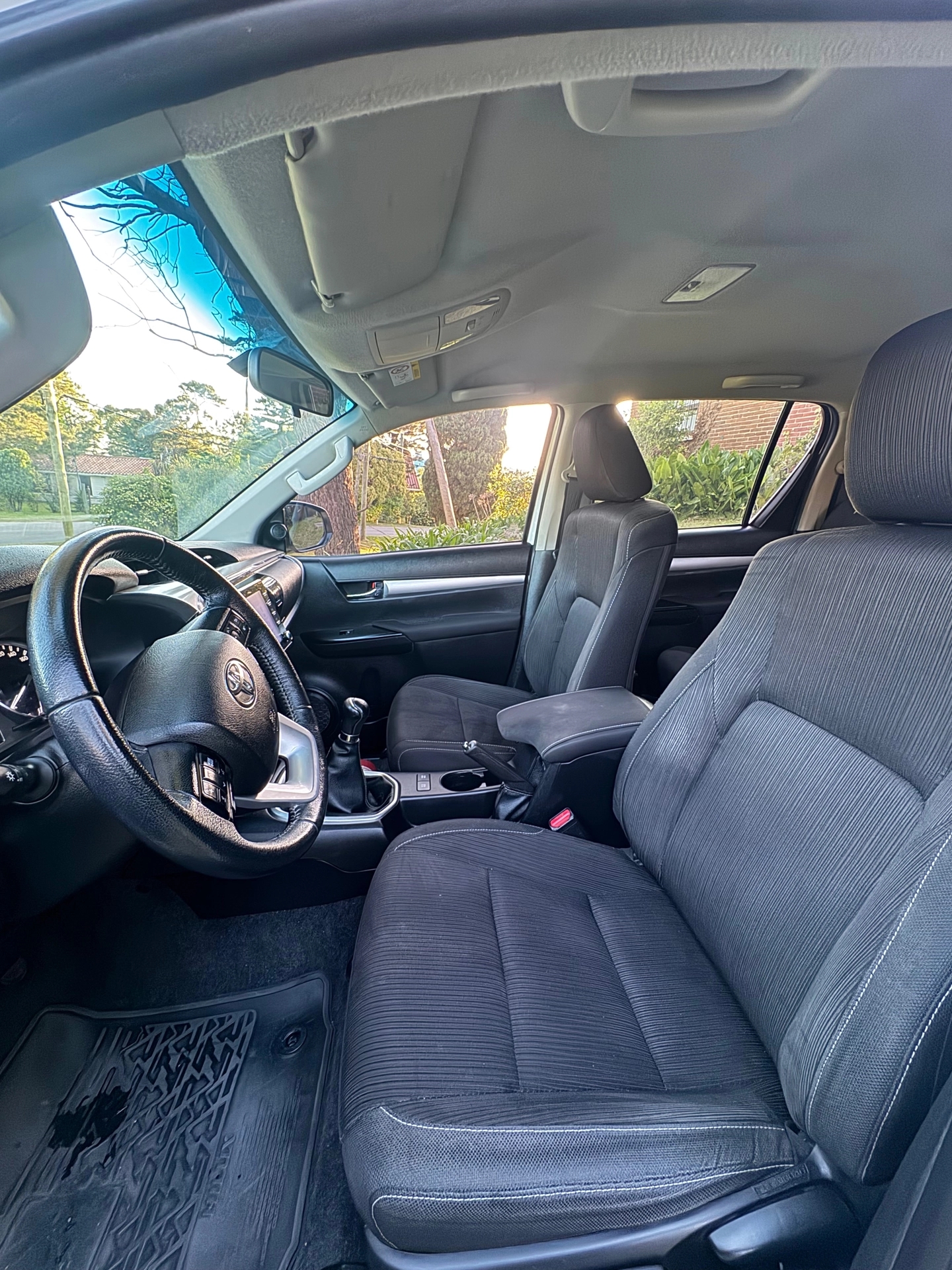 Toyota Hilux Cabina Doble 2.7 VVT-i SRV 4x4