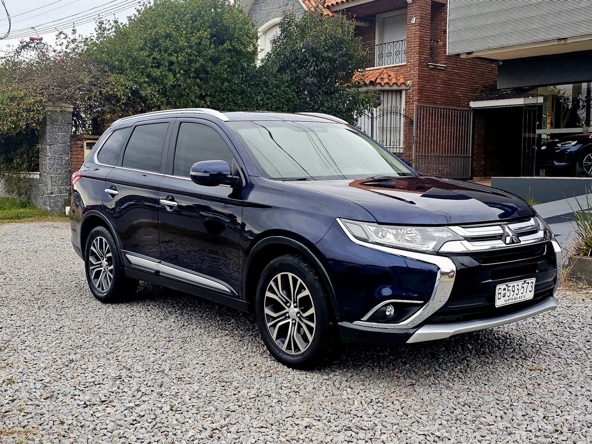 Mitsubishi Outlander - 3 Filas De Asientos - 3.0 4wd V6