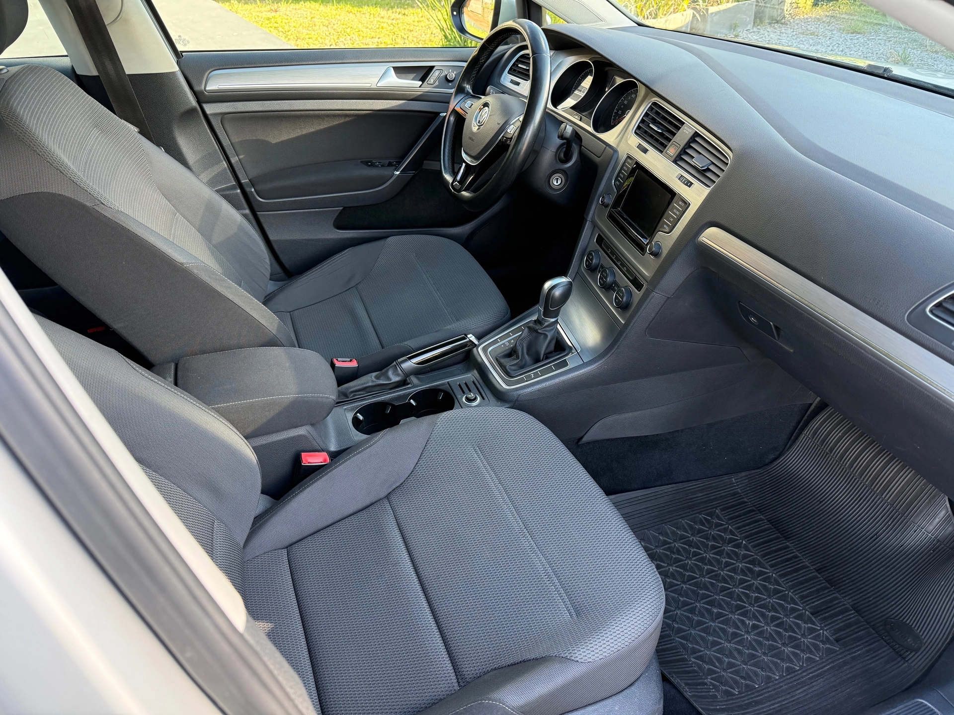 Volkswagen Golf Comfortline DSG 1.4