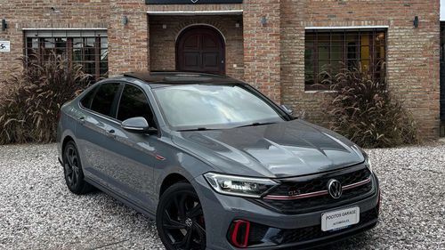 Volkswagen Vento 2.0 Tsi Gli