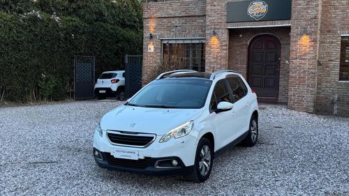 Peugeot 2008 1.2 Full