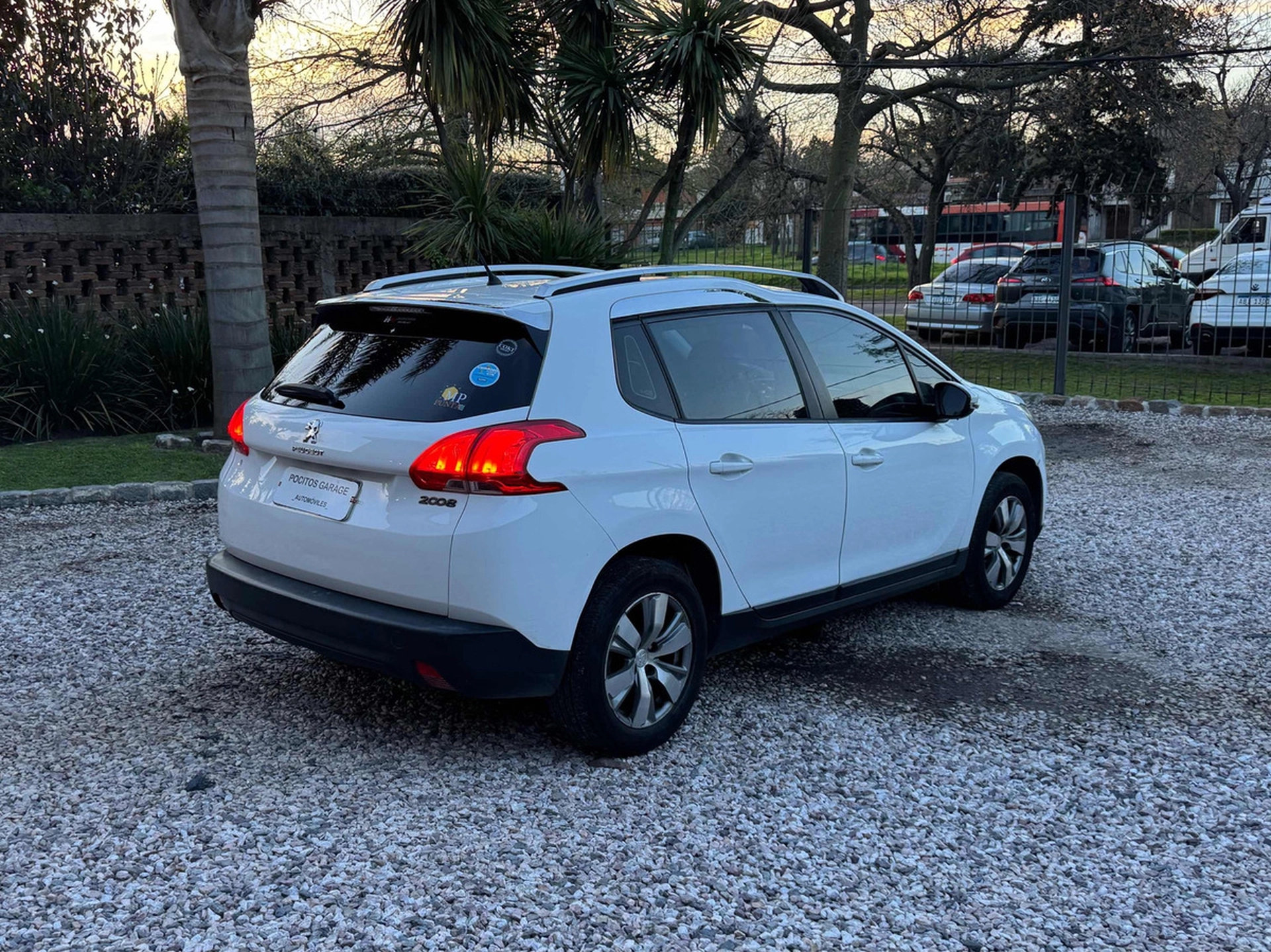 Peugeot 2008 1.2 Full