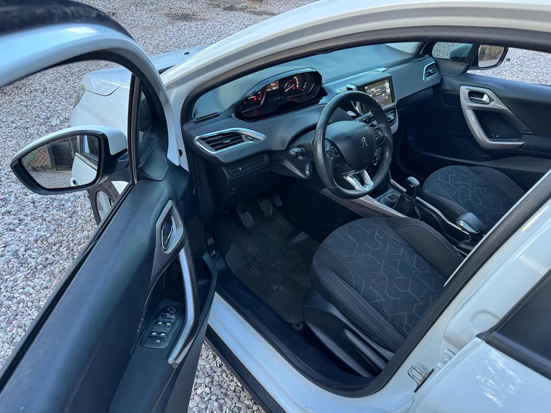 Peugeot 2008 1.2 Full