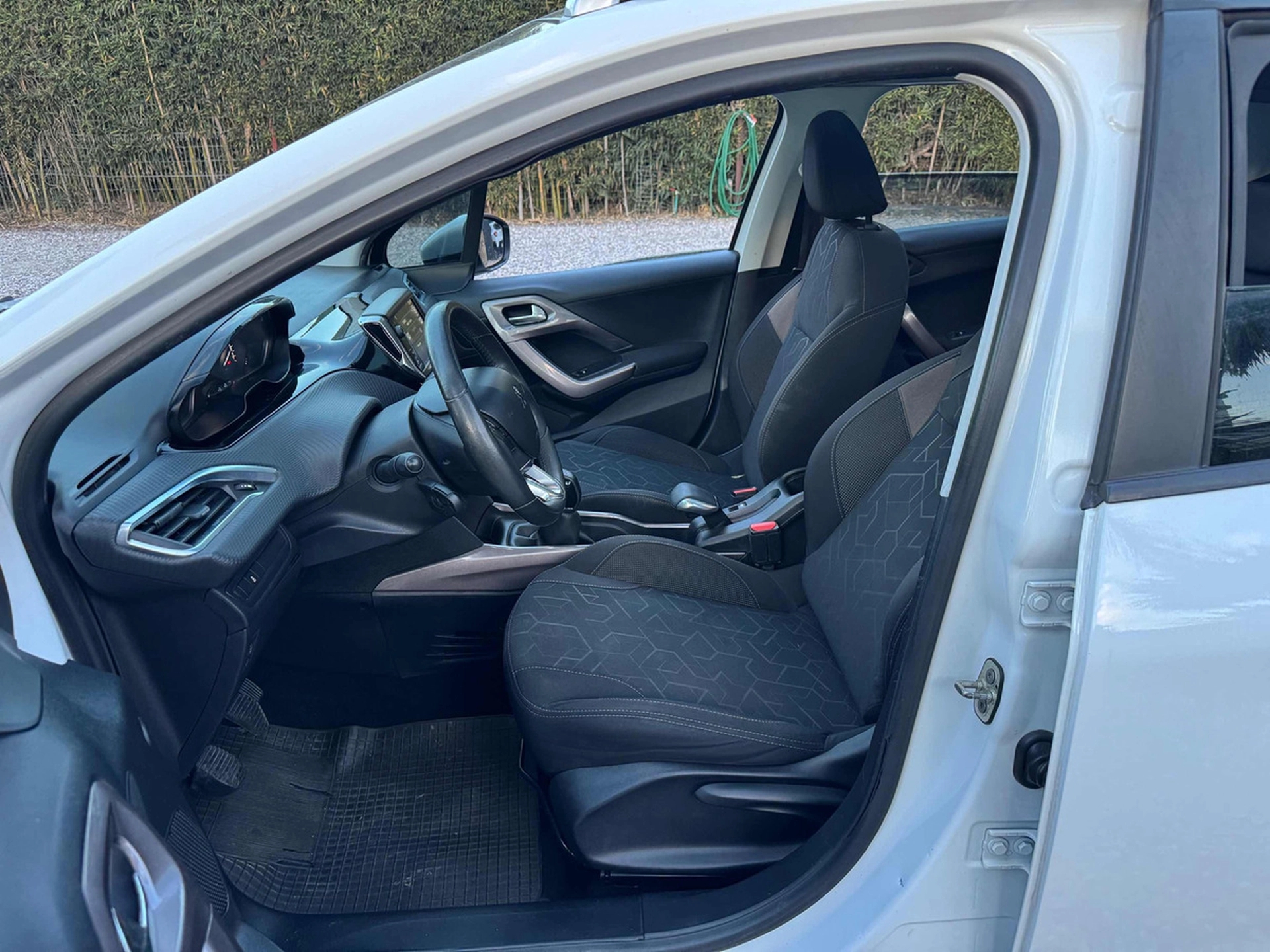 Peugeot 2008 1.2 Full