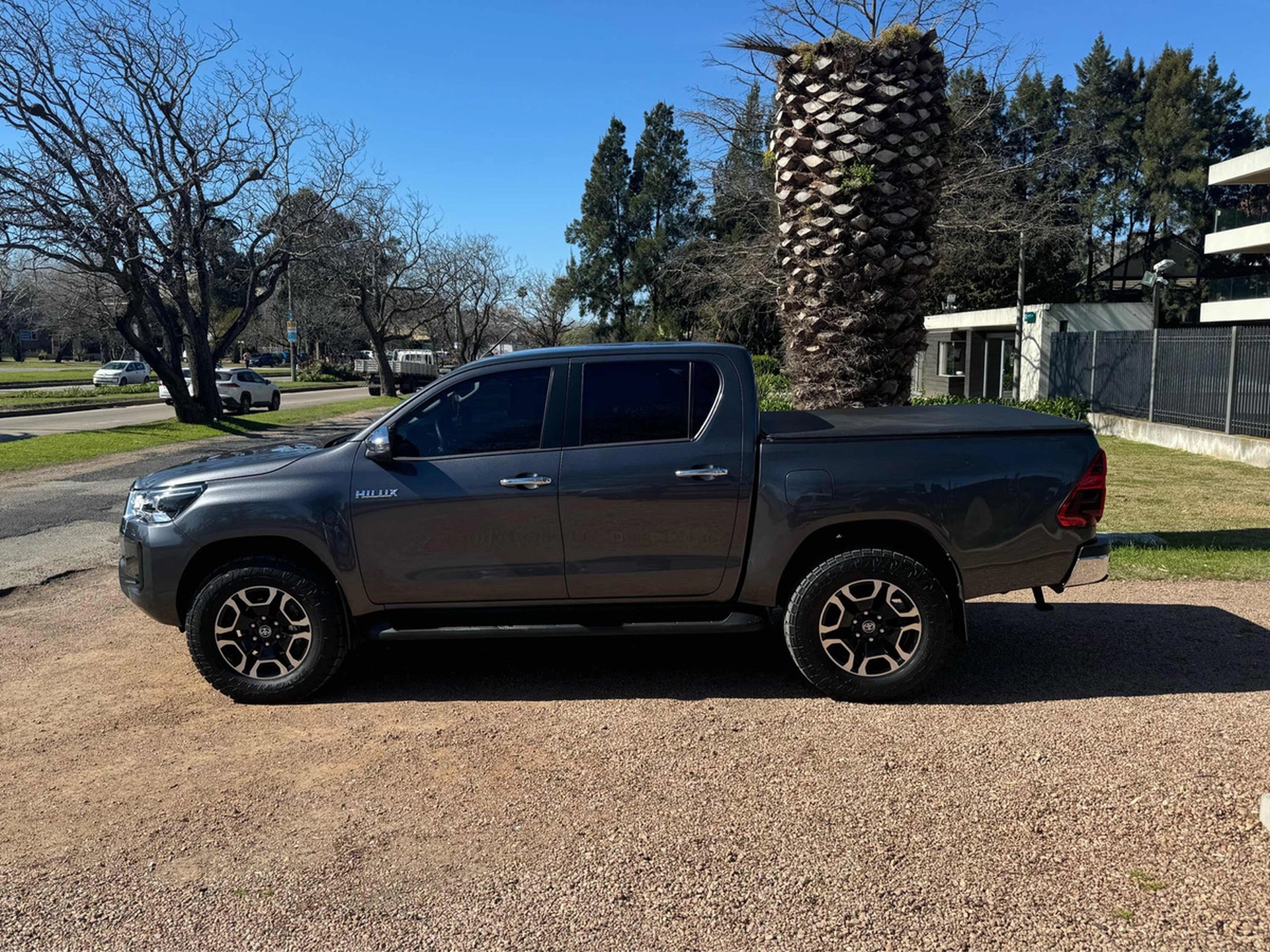 Toyota Hilux 2.8 Tdi Cd Srv Plus 4x4 At Tss