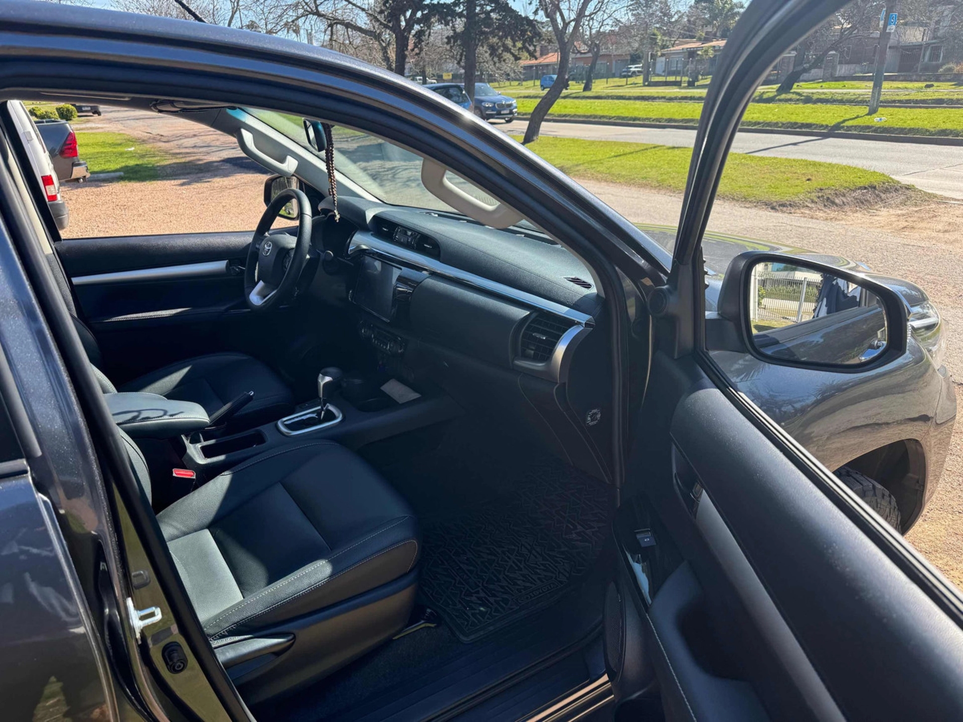 Toyota Hilux 2.8 Tdi Cd Srv Plus 4x4 At Tss