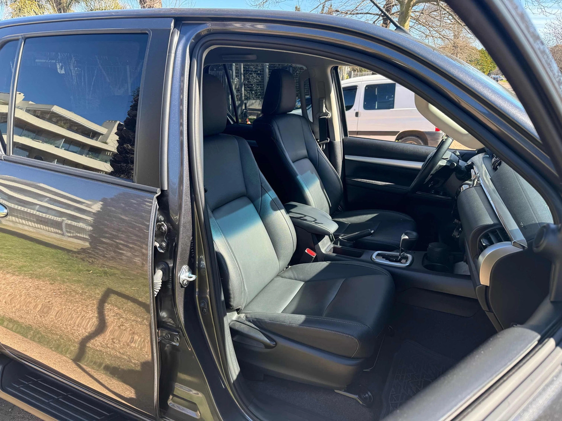 Toyota Hilux 2.8 Tdi Cd Srv Plus 4x4 At Tss