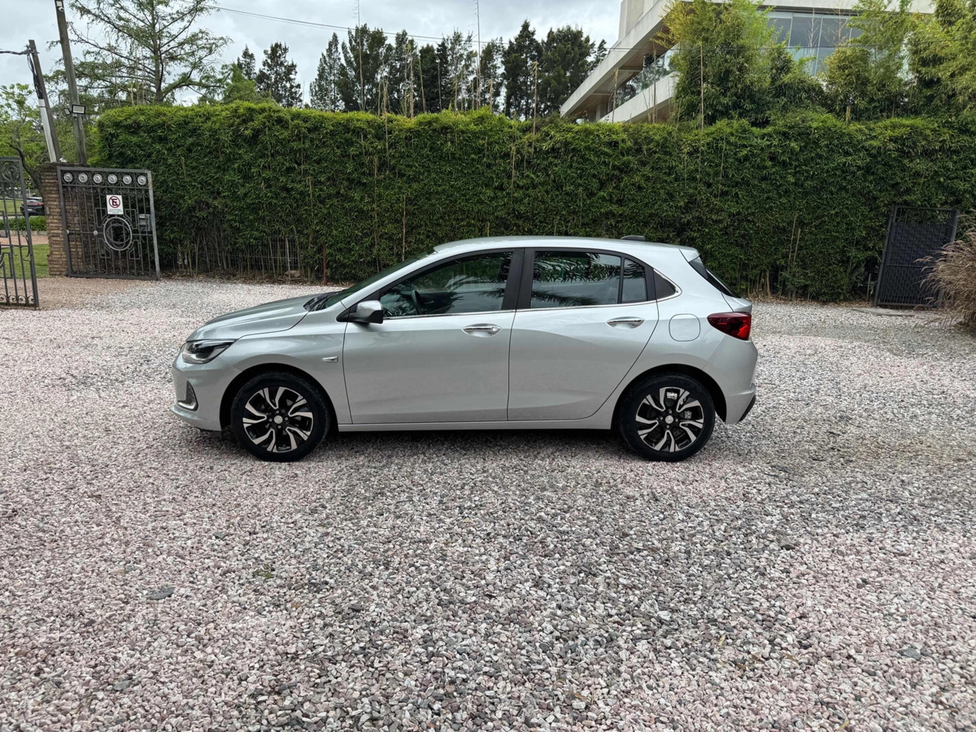 Chevrolet Onix 1.0t Hb Premier At