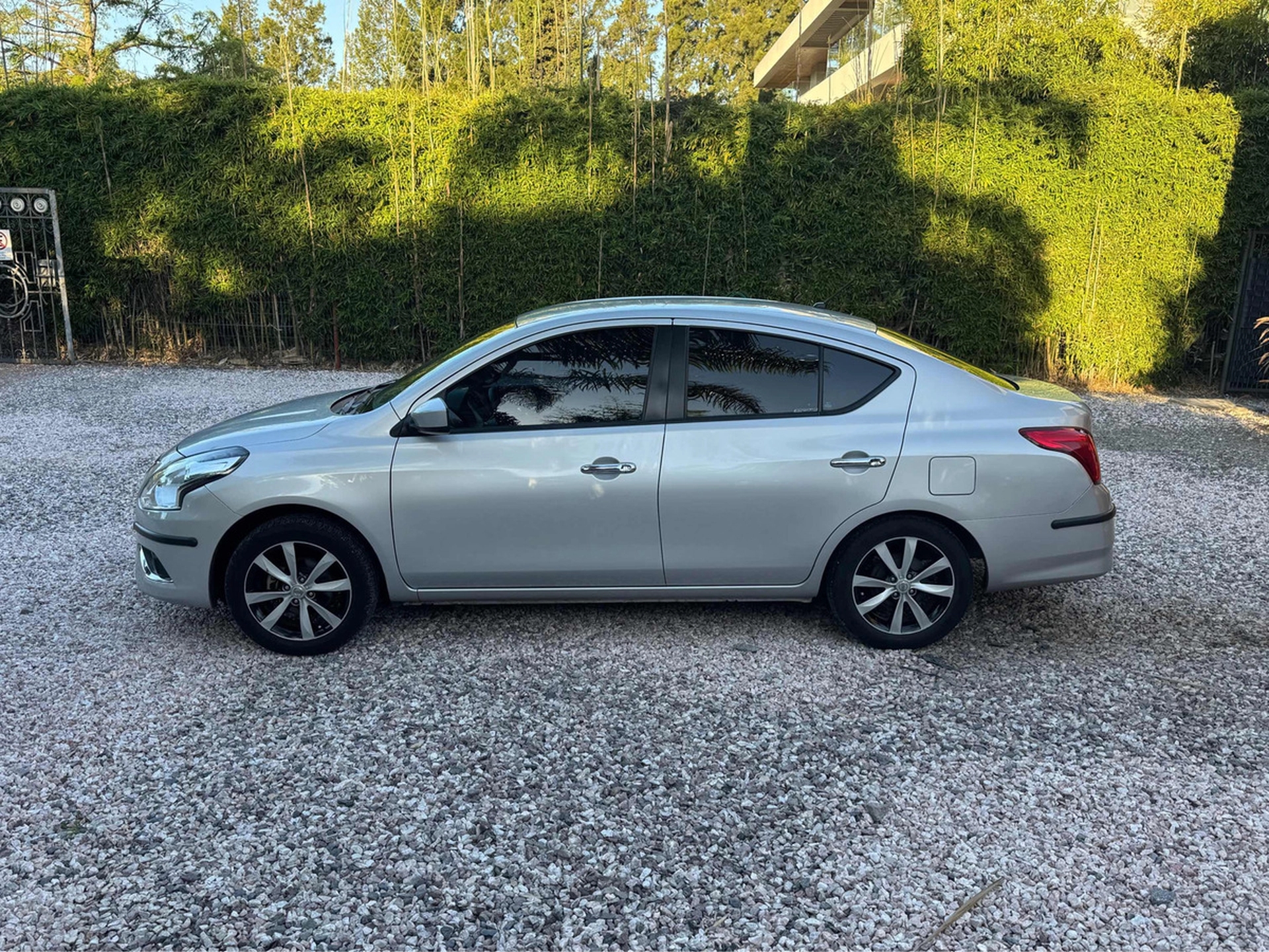 Nissan Versa 1.6 Advance Mt