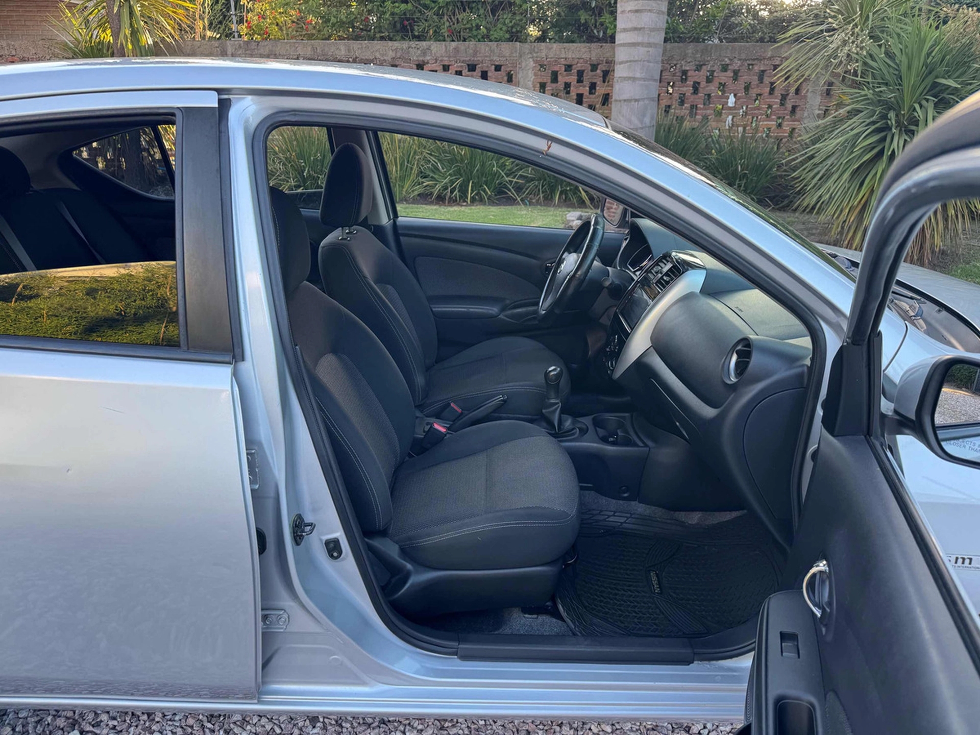 Nissan Versa 1.6 Advance Mt