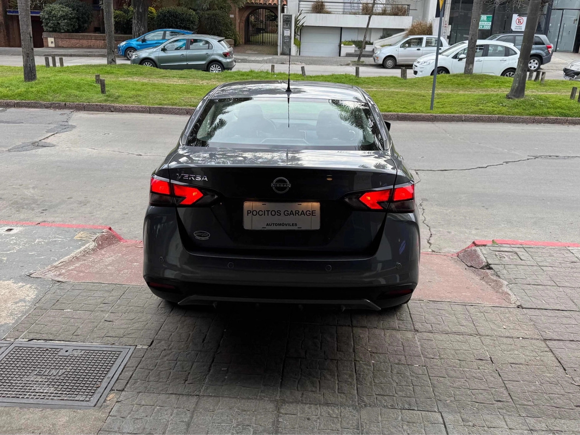 Nissan Versa 1.6 Advance At