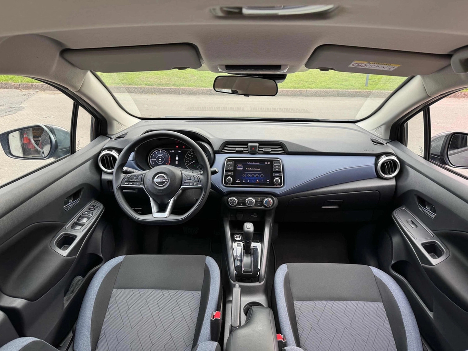 Nissan Versa 1.6 Advance At